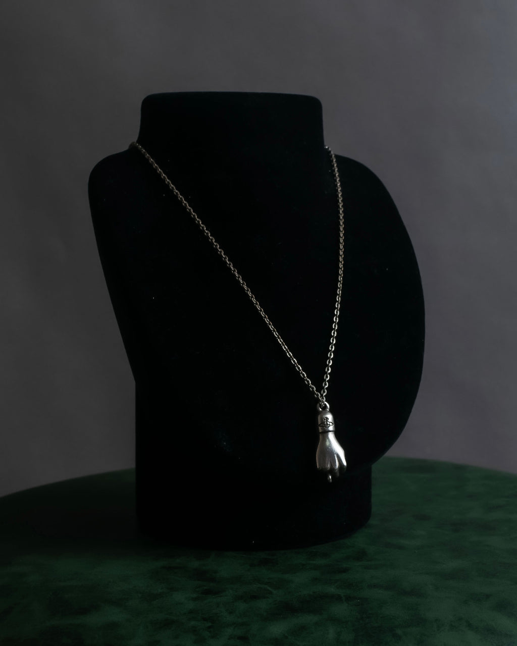 "Vivienne Westwood" Praying hands motif silver necklace
