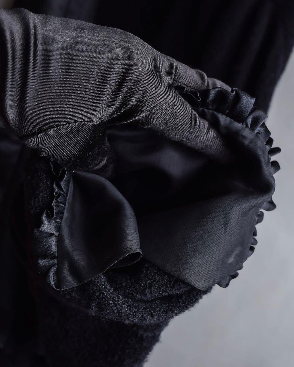 "GIANFRANCO FERRE" Structured wool satin ruffle inner detail set up