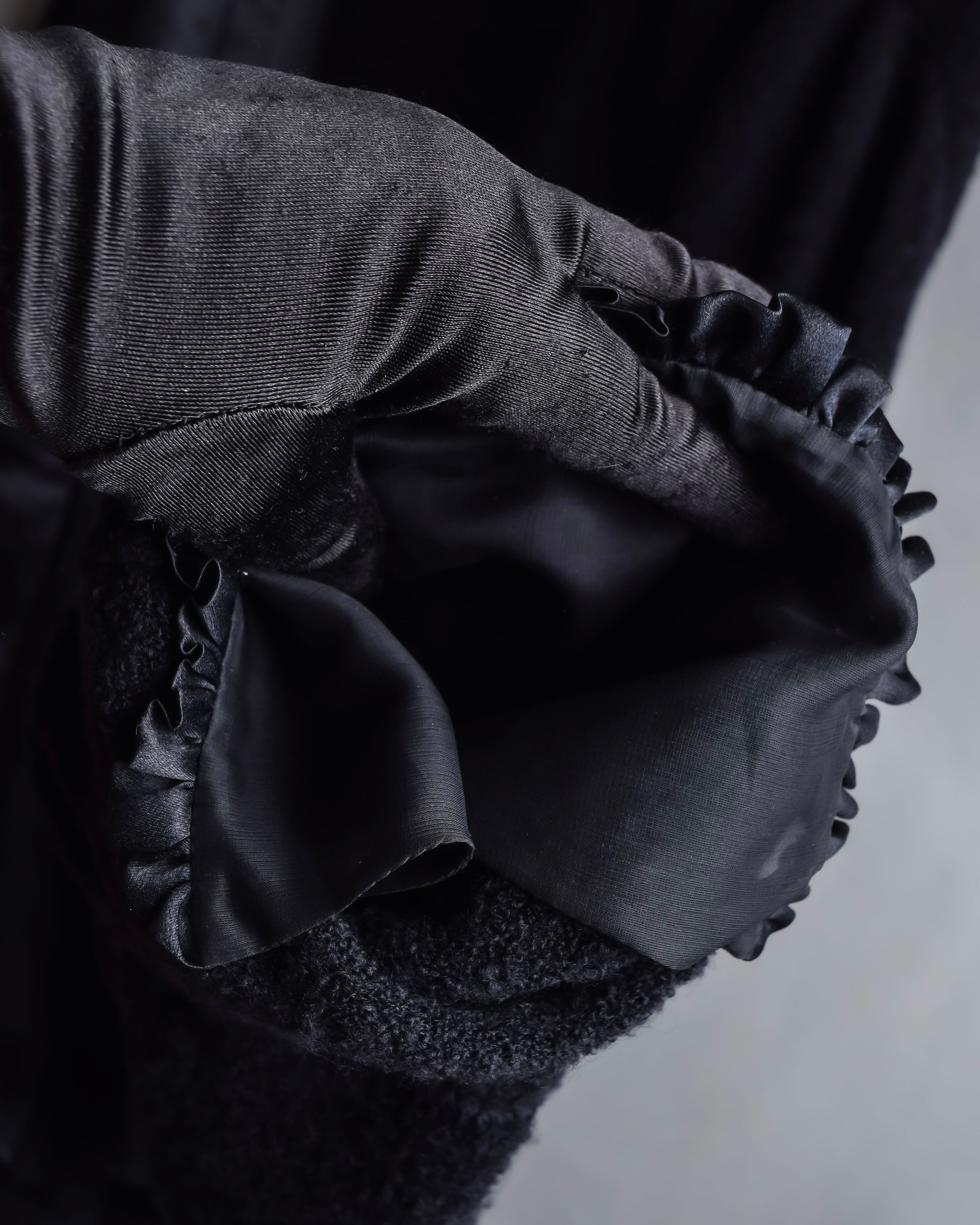 "GIANFRANCO FERRE" Structured wool satin ruffle inner detail set up