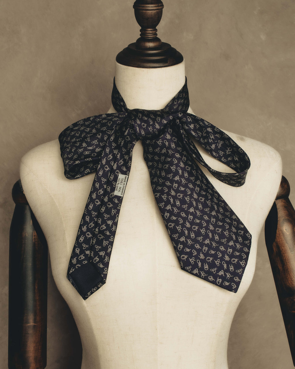 "Hermès" 80's-90's Classic jacquard silk necktie