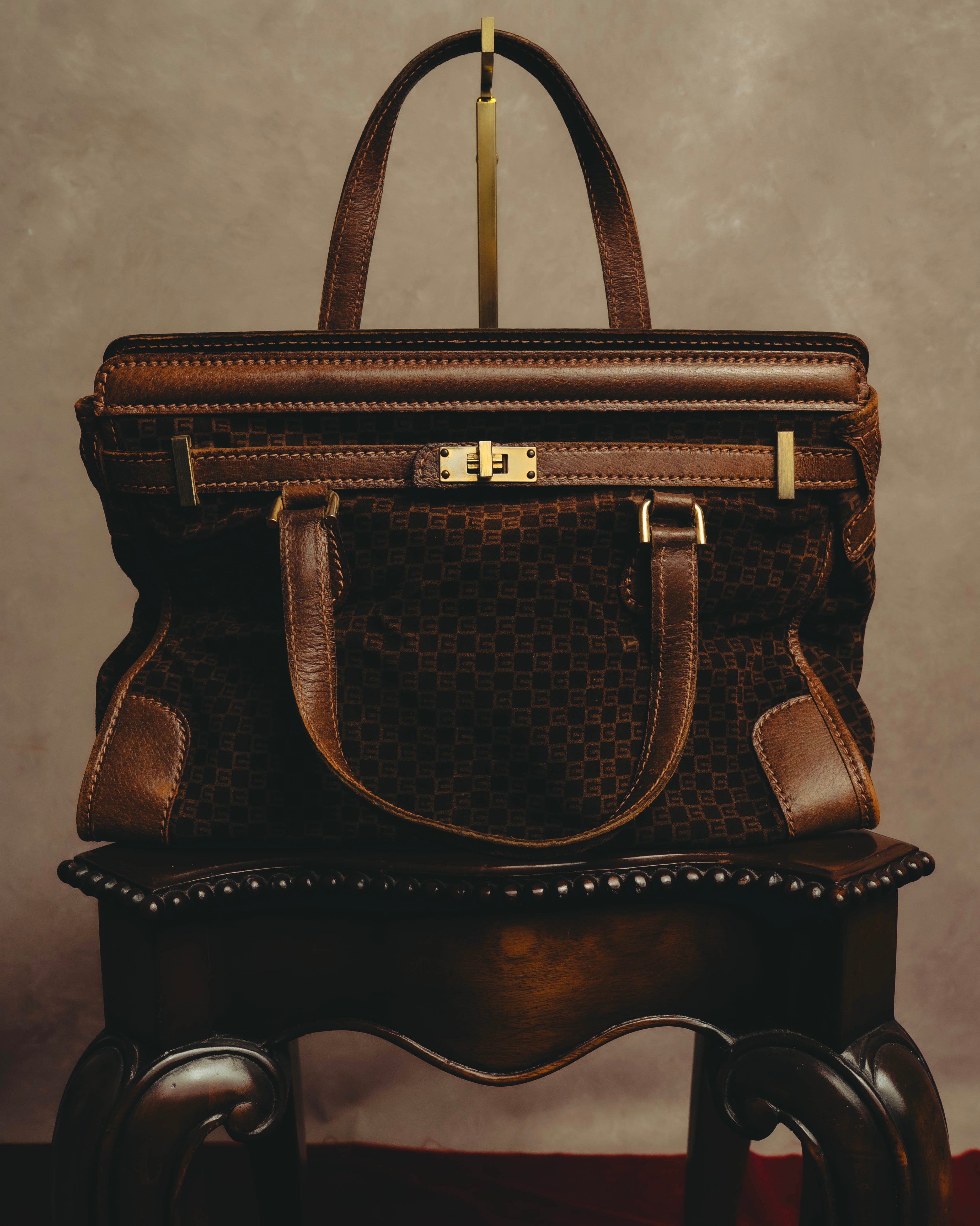 GUCCI (グッチ) - マイクロGG スエード ターンロック ハンドバッグ