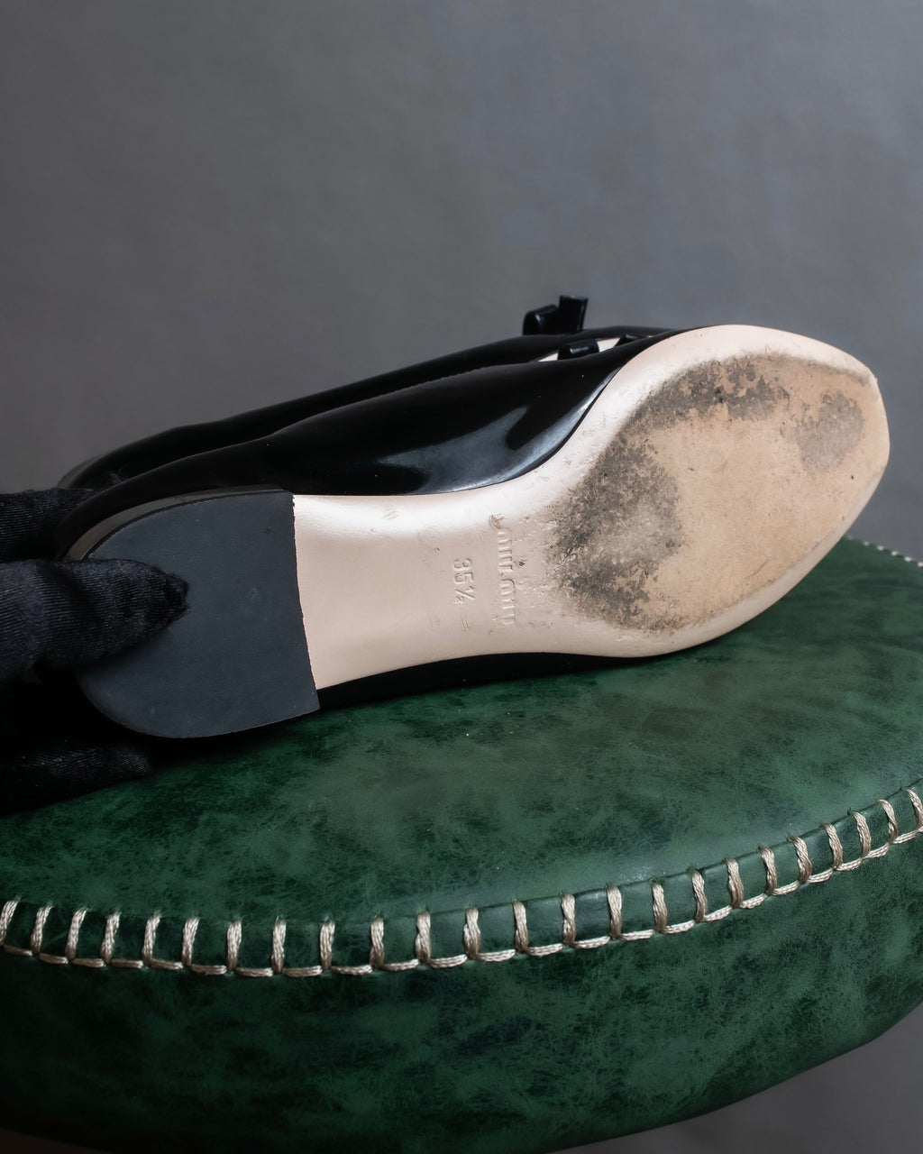 "MIU MIU" Stud＆ribbon design metal heel pumps