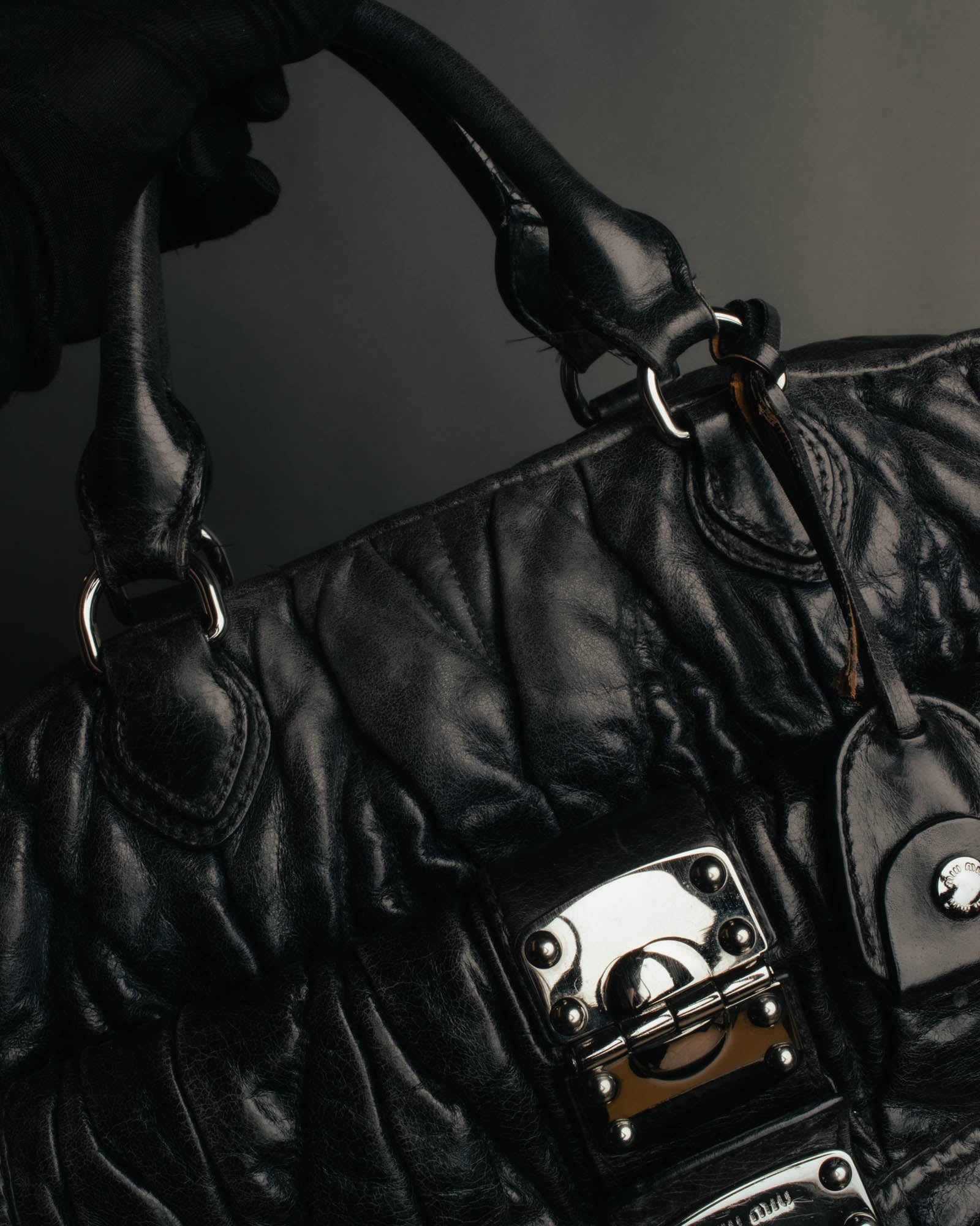 -SPECIAL- "MIU MIU" 00's-10's Glossy gathered leather handbag