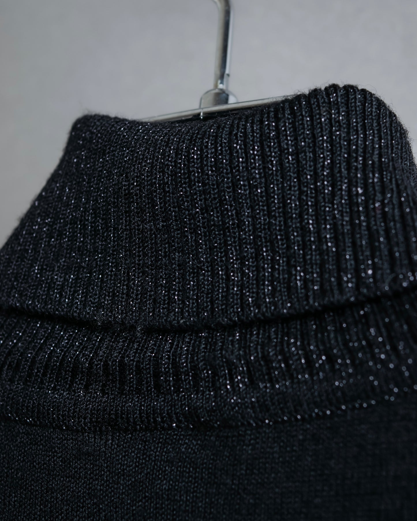 "VERSACE" High neck design sleeveless knit pullover