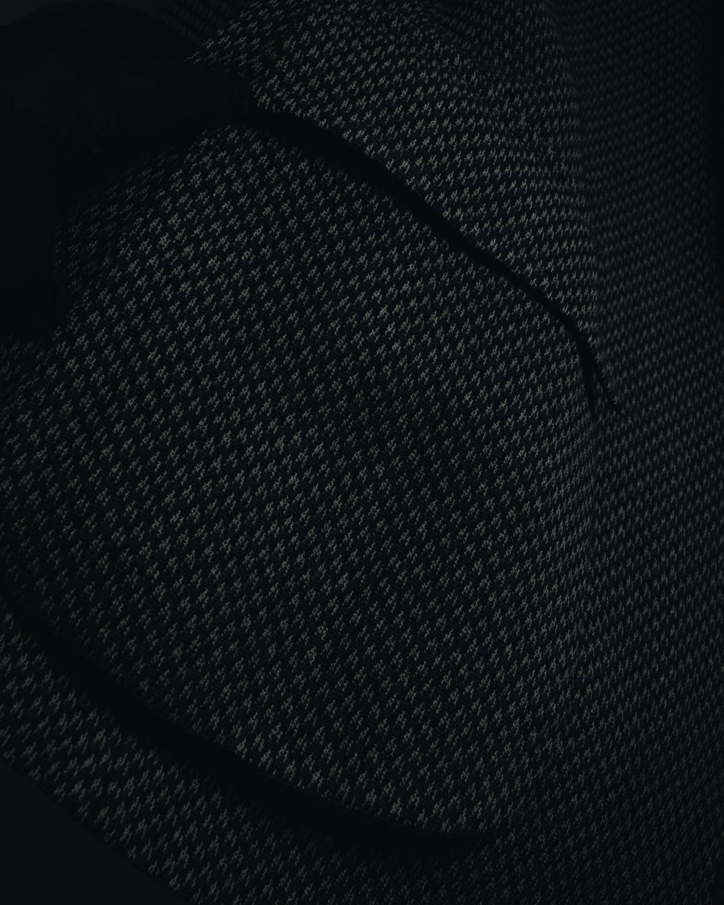 "VALENTINO GARAVANI BOUTIQUE"
Late 80’s - Early 90’s soft-structured birdseye wool tailored jacket