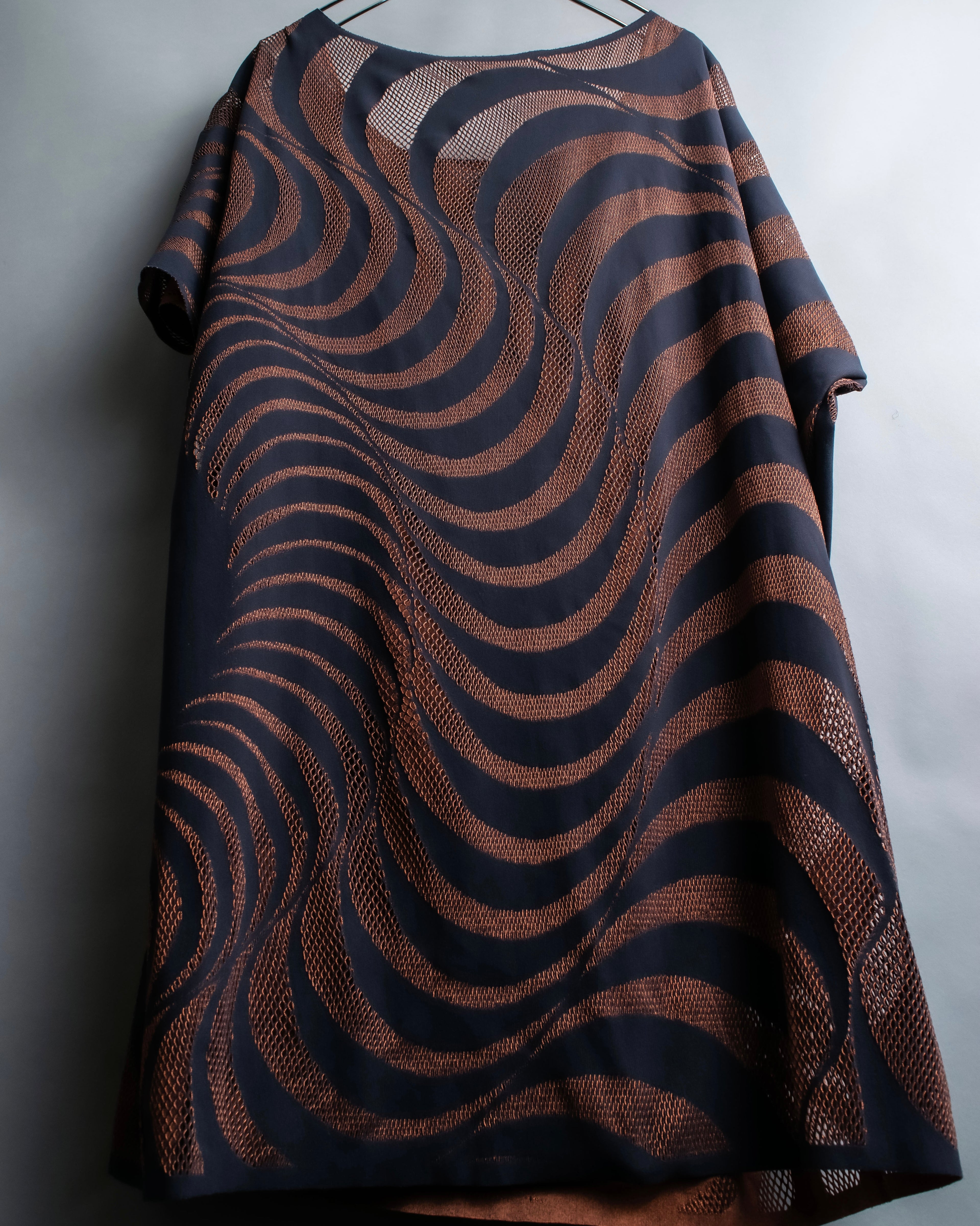 "PLEATS PLEASE ISSEY MIYAKE"
 Marble print dolman sleeve tops