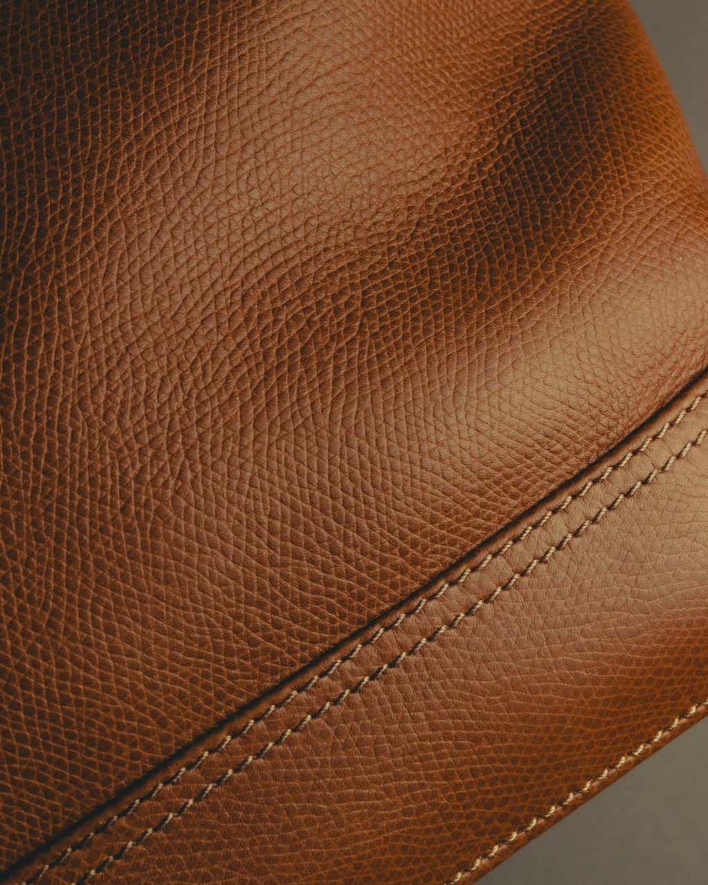 "LOEWE" 80s–00's logo embossed leather handbag