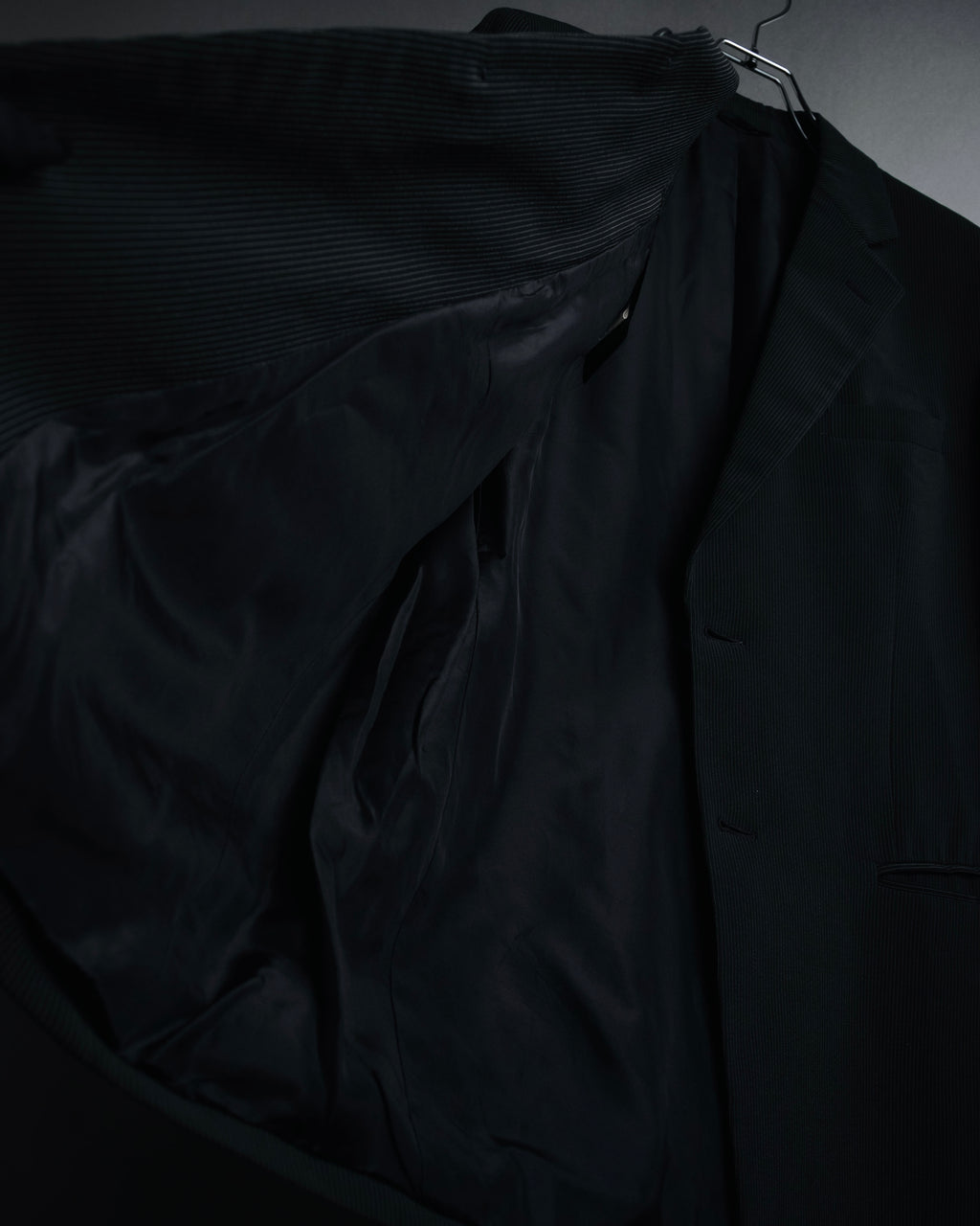 "GIORGIO ARMANI" 08’s-09’s Sharp pinstripe wool two button suit set