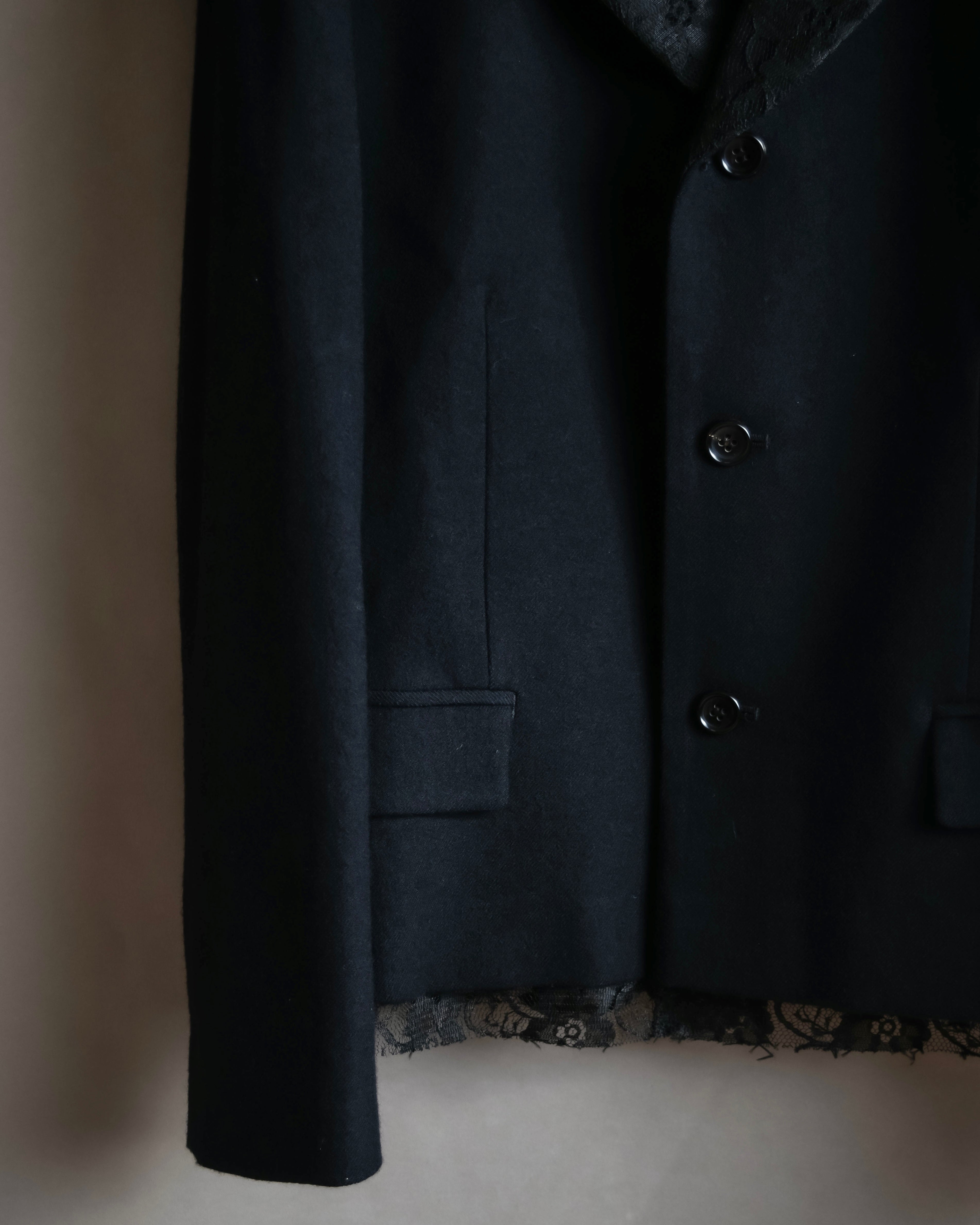 "tricot COMME des GARCONS" 
2001AW Lace-switched design tailored jacket