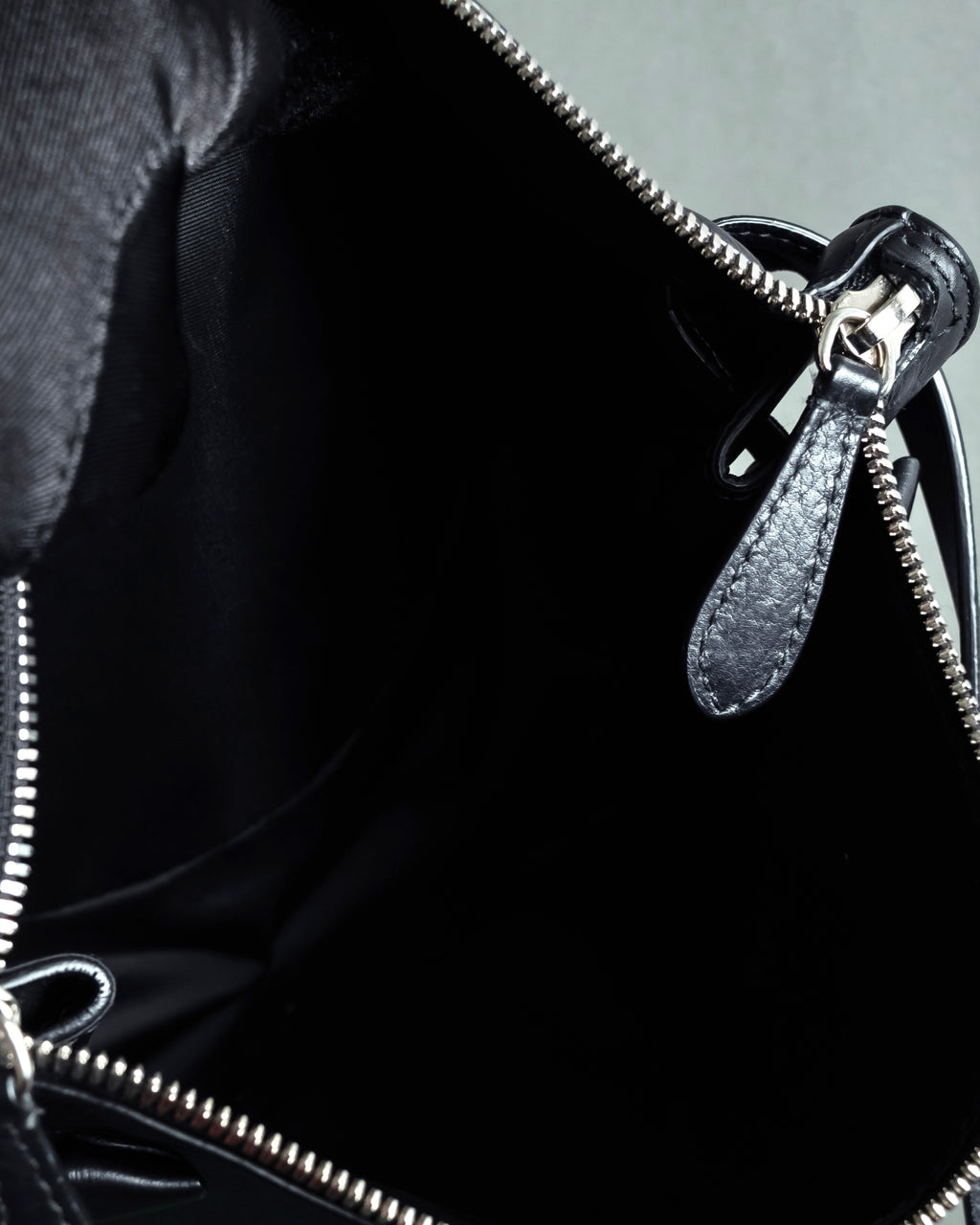 "JIL SANDER" Hill model gently curved leather shoulder bag