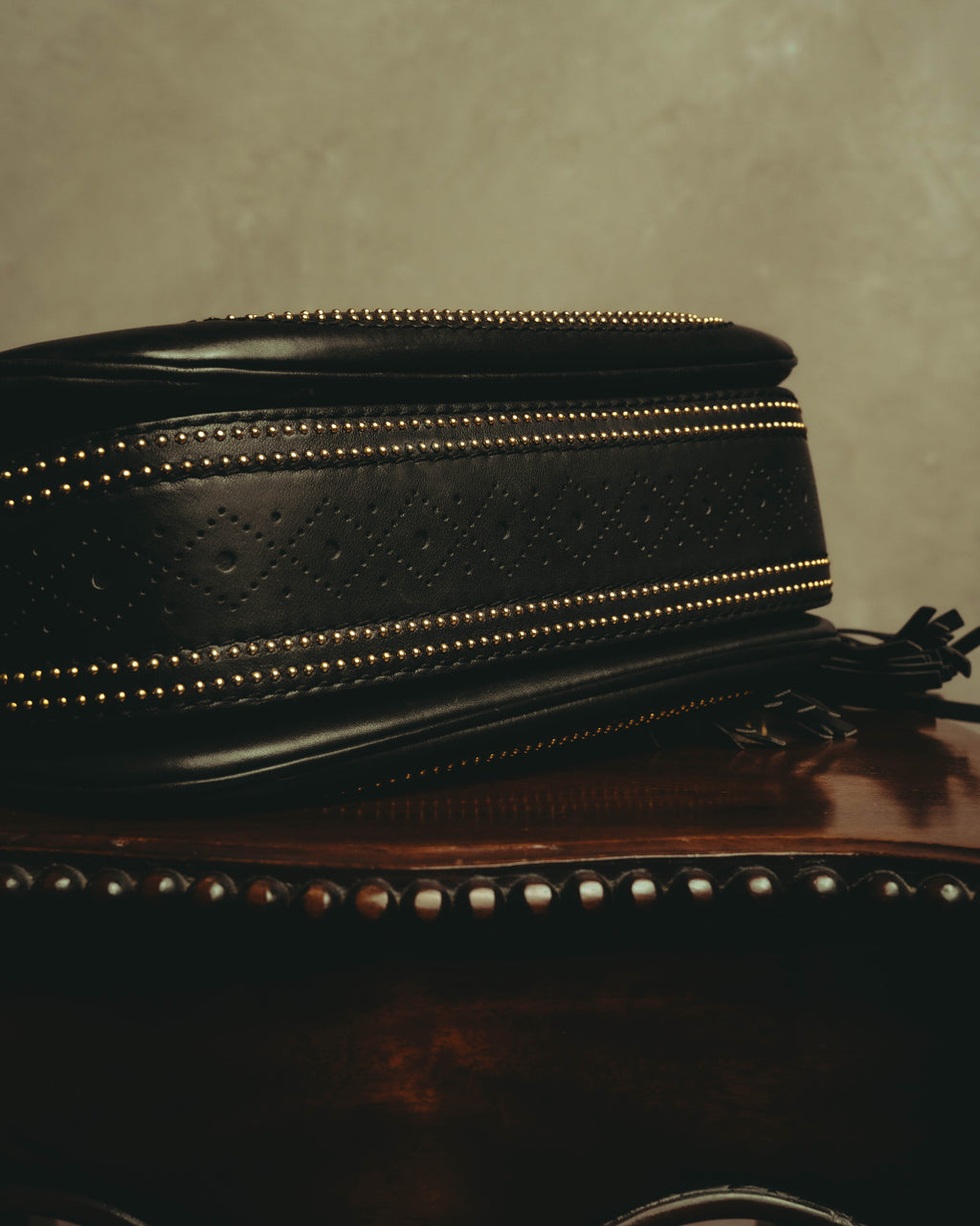 –SPECIAL– "GUCCI" 10's Embellished bamboo leather handbag