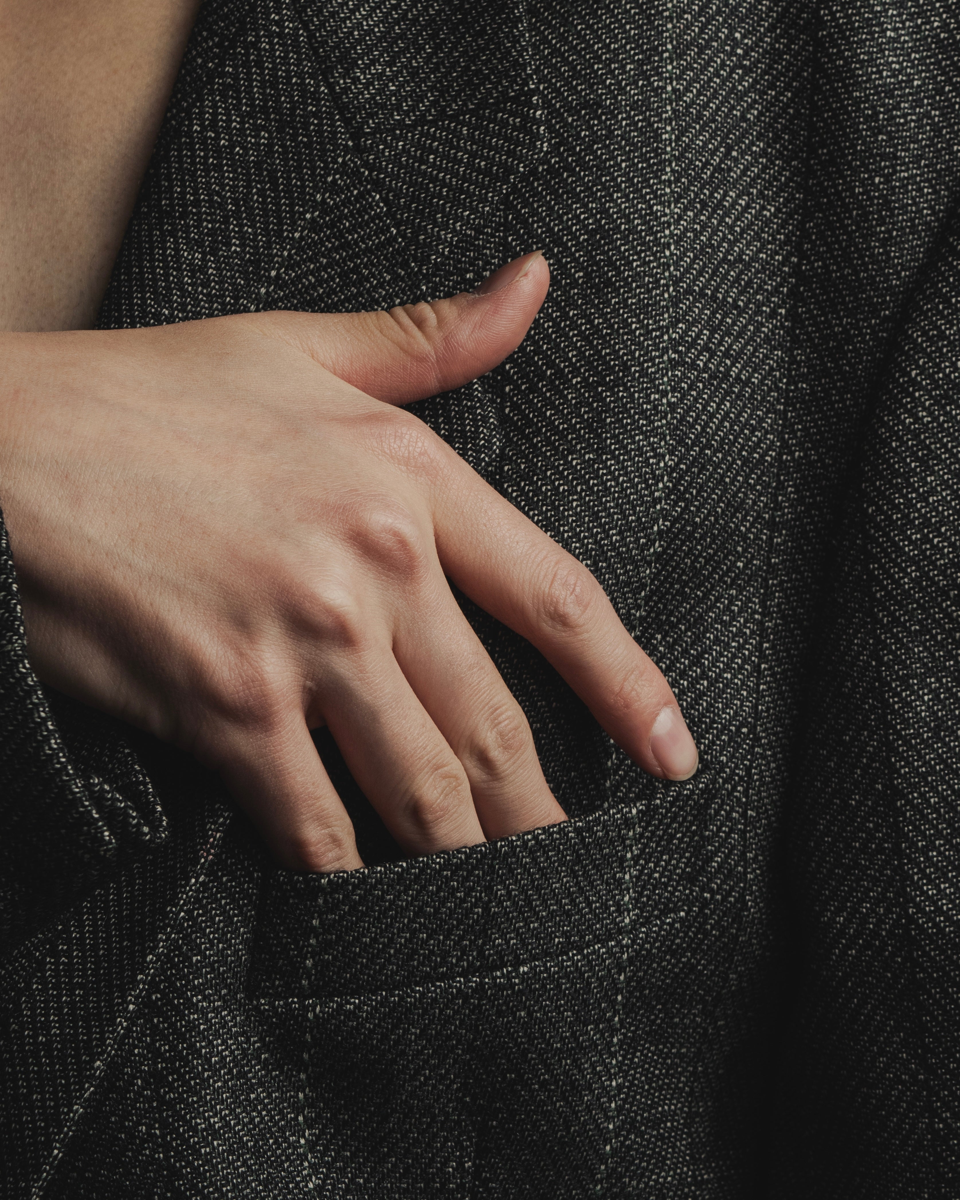 Chaqueta entallada de tweed de espina de pescado estructurado de los años 70-80 de Yves Saint Laurent