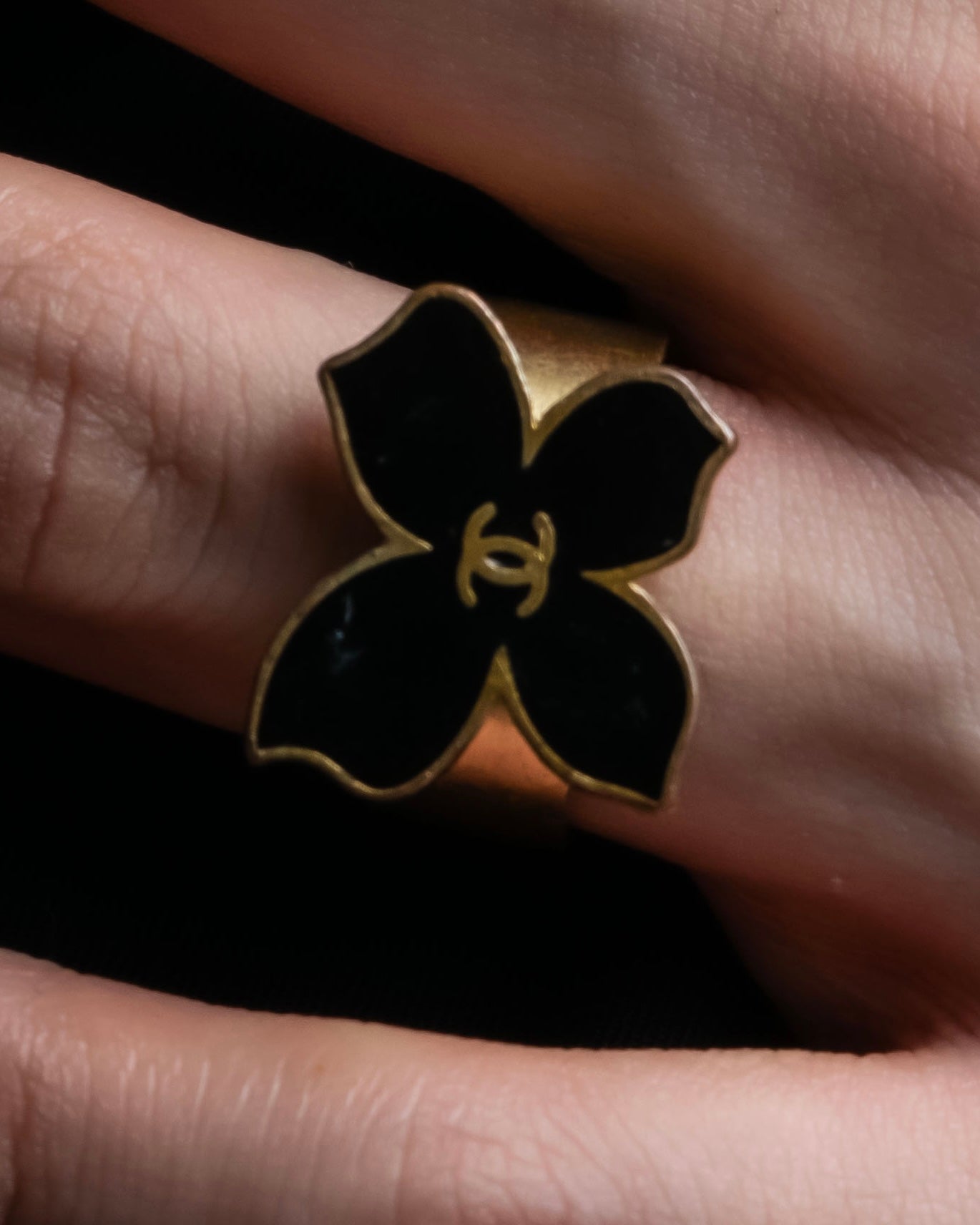 "CHANEL" Coco mark engraved butterfly motif ring