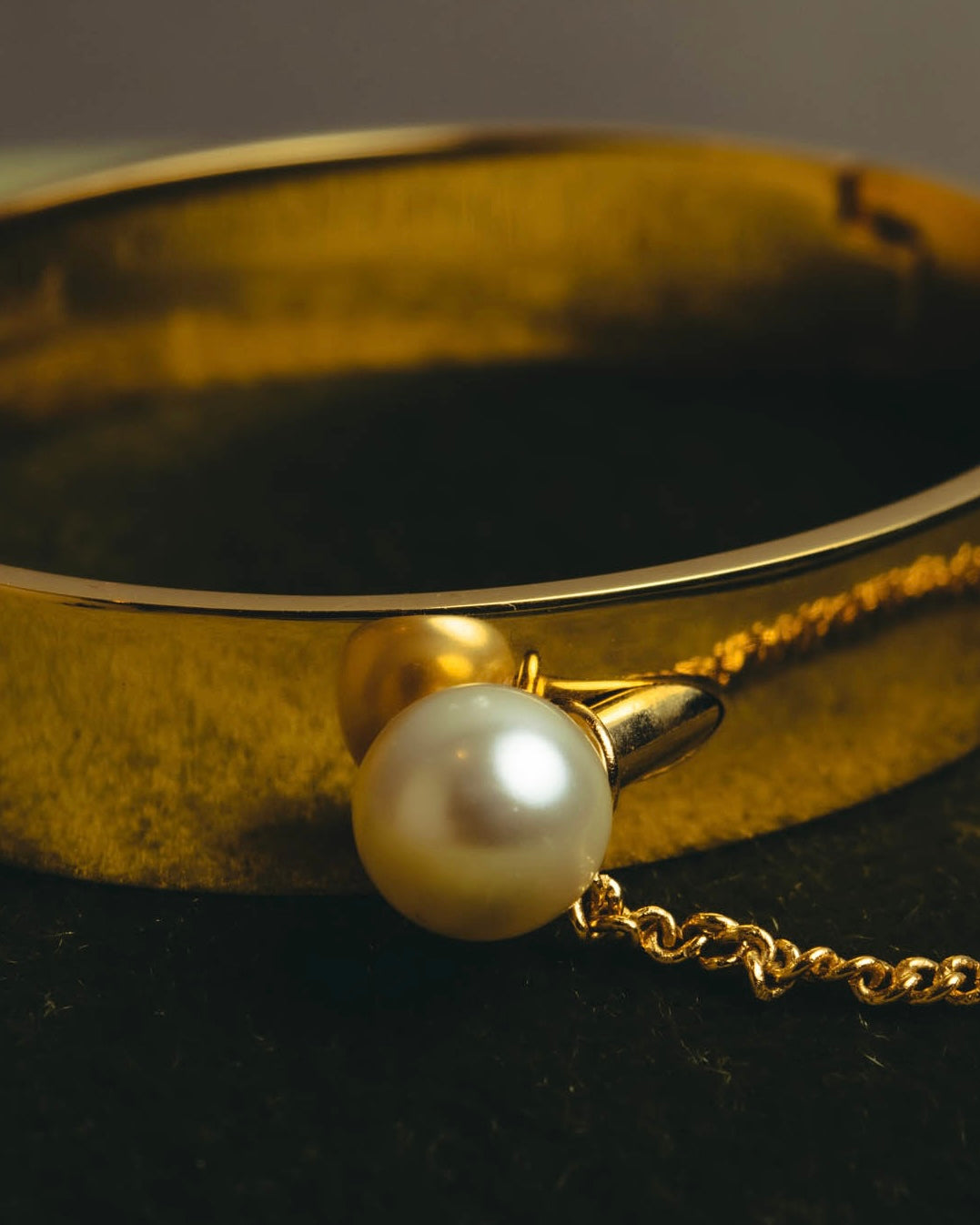 "Chloé" 2010's Gold tone pearl hinged cuff bracelet