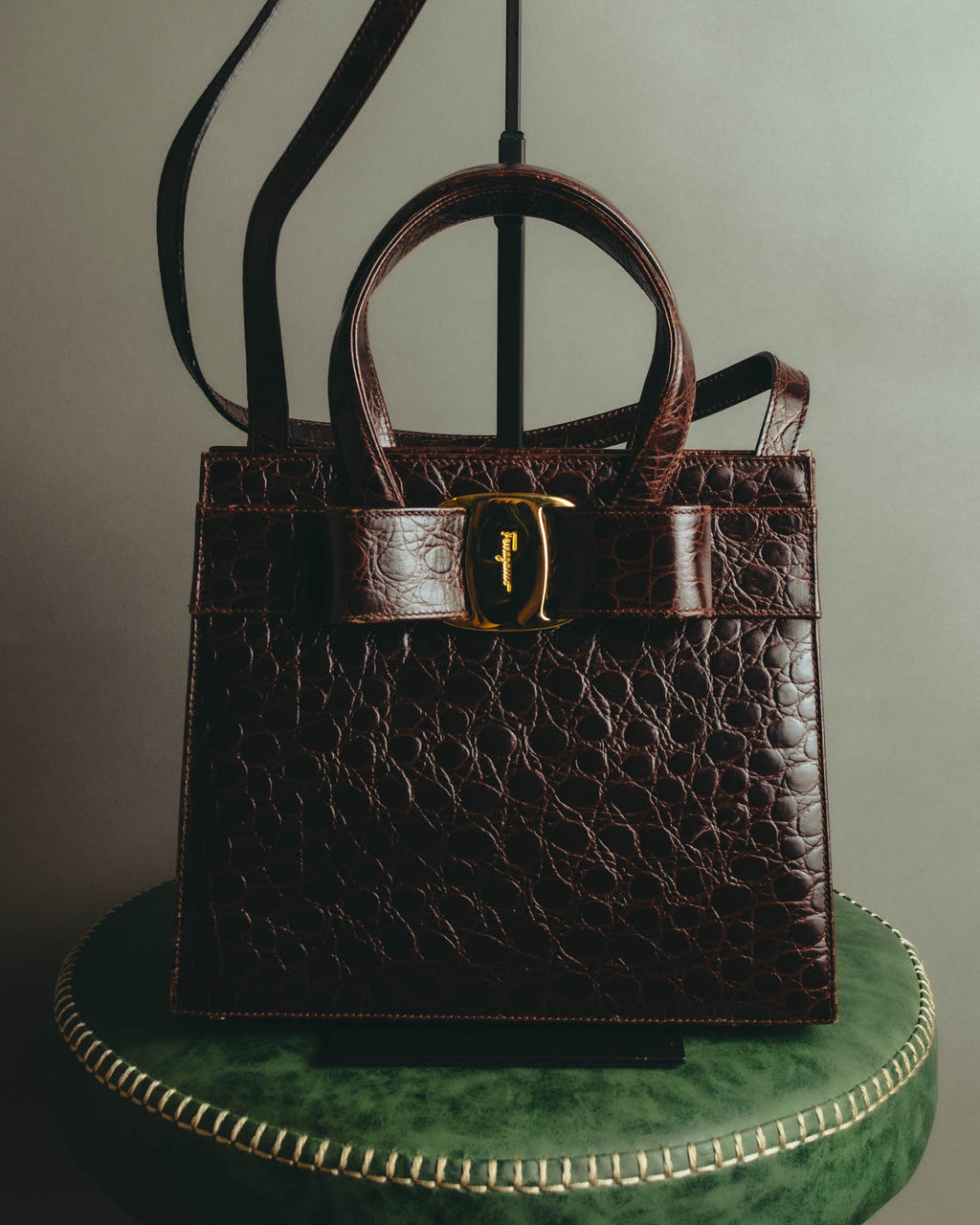 “Salvatore Ferragamo” 00’s-10’s Crocodile embossed vara bow 2way handbag