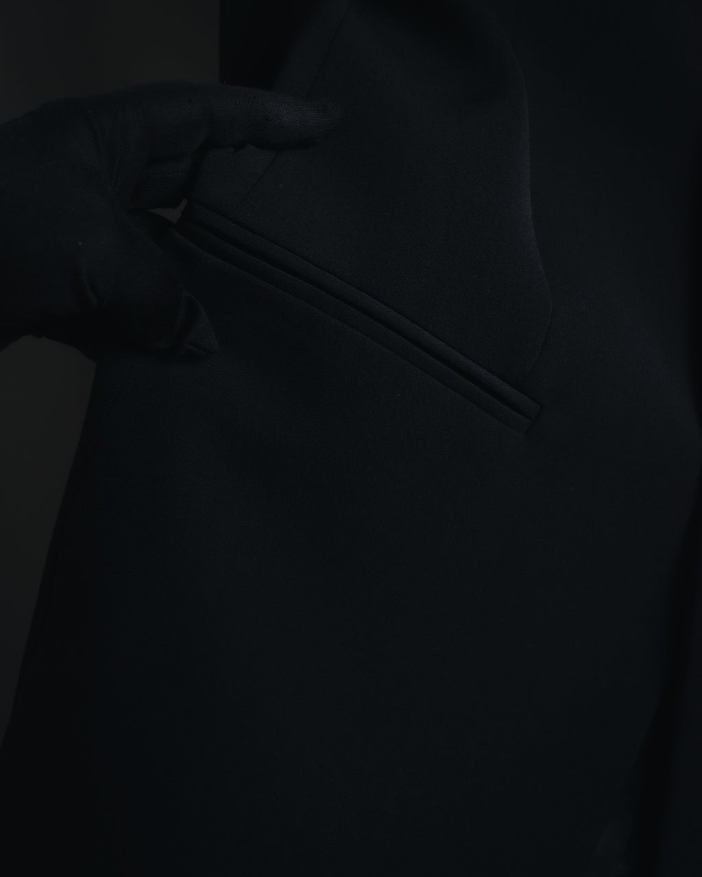 "EMPORIO ARMANI" Minimalist three-button tailored jacket