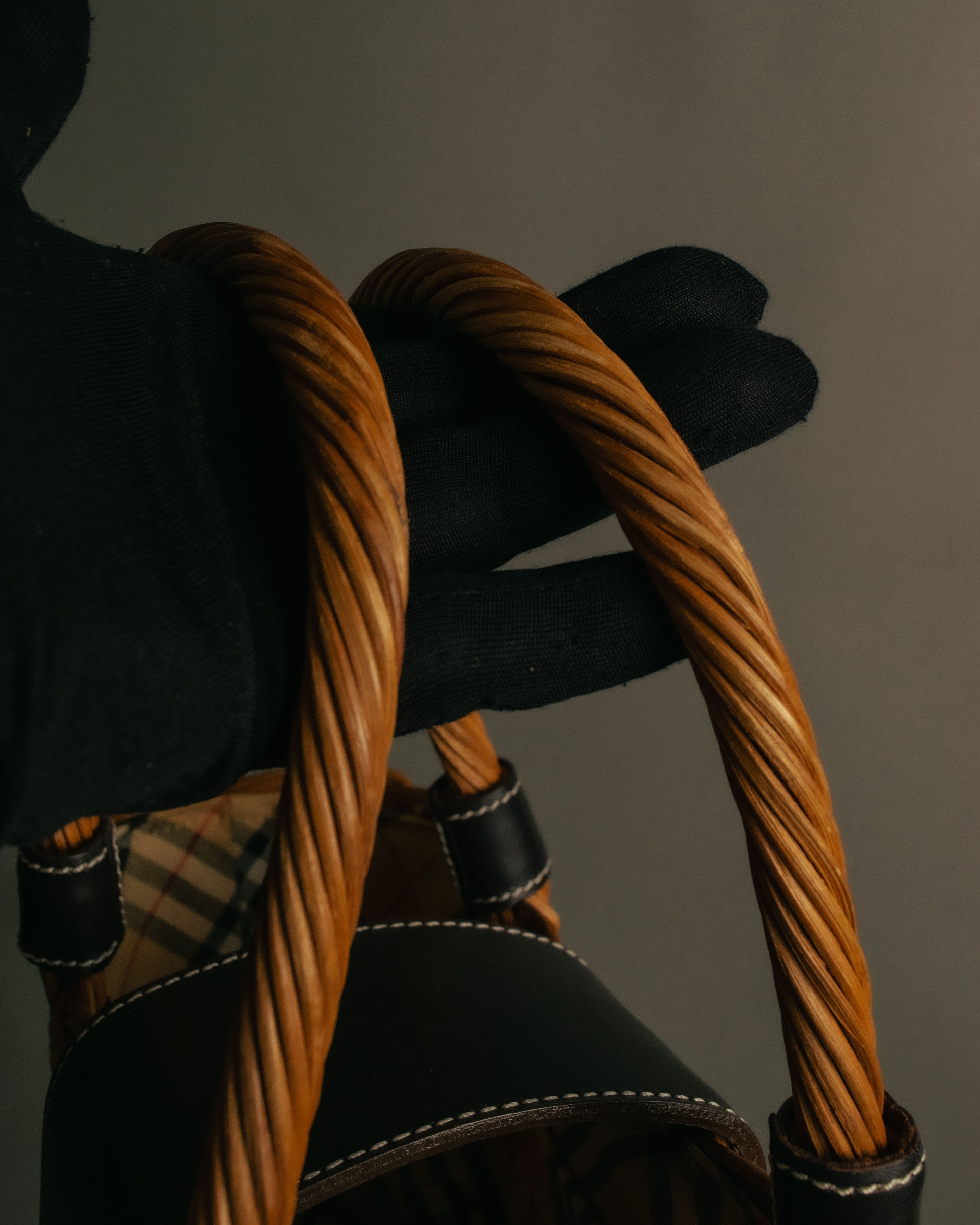 “BURBERRY BLUE LABEL” 00’s Rattan check lining basket bag