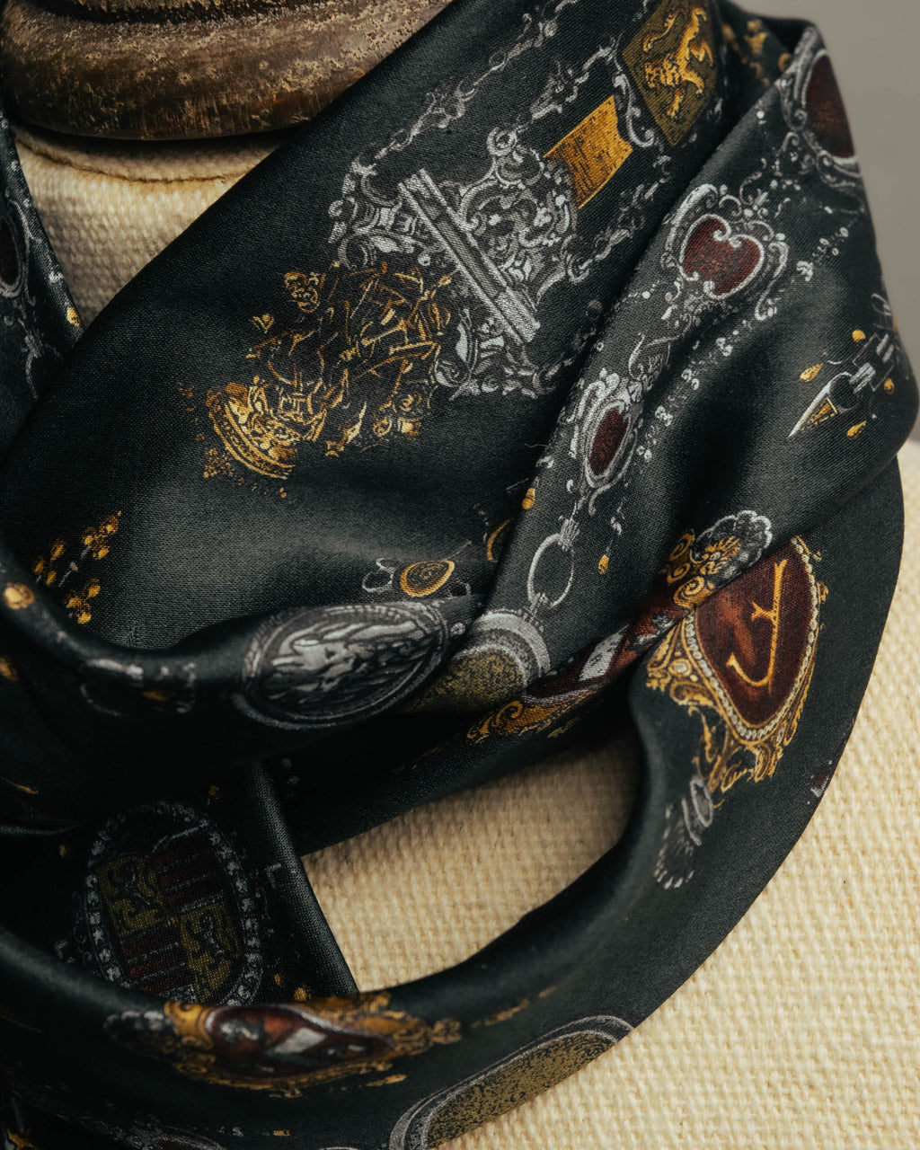 "Gianfranco Ferré" 90's Baroque print silk necktie