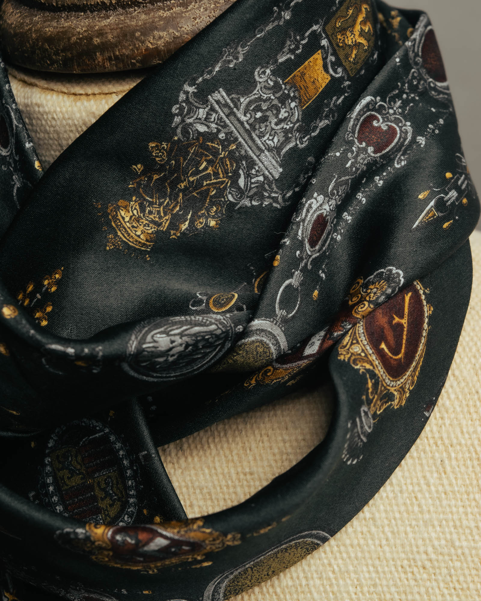 "Gianfranco Ferré" 90's Baroque print silk necktie