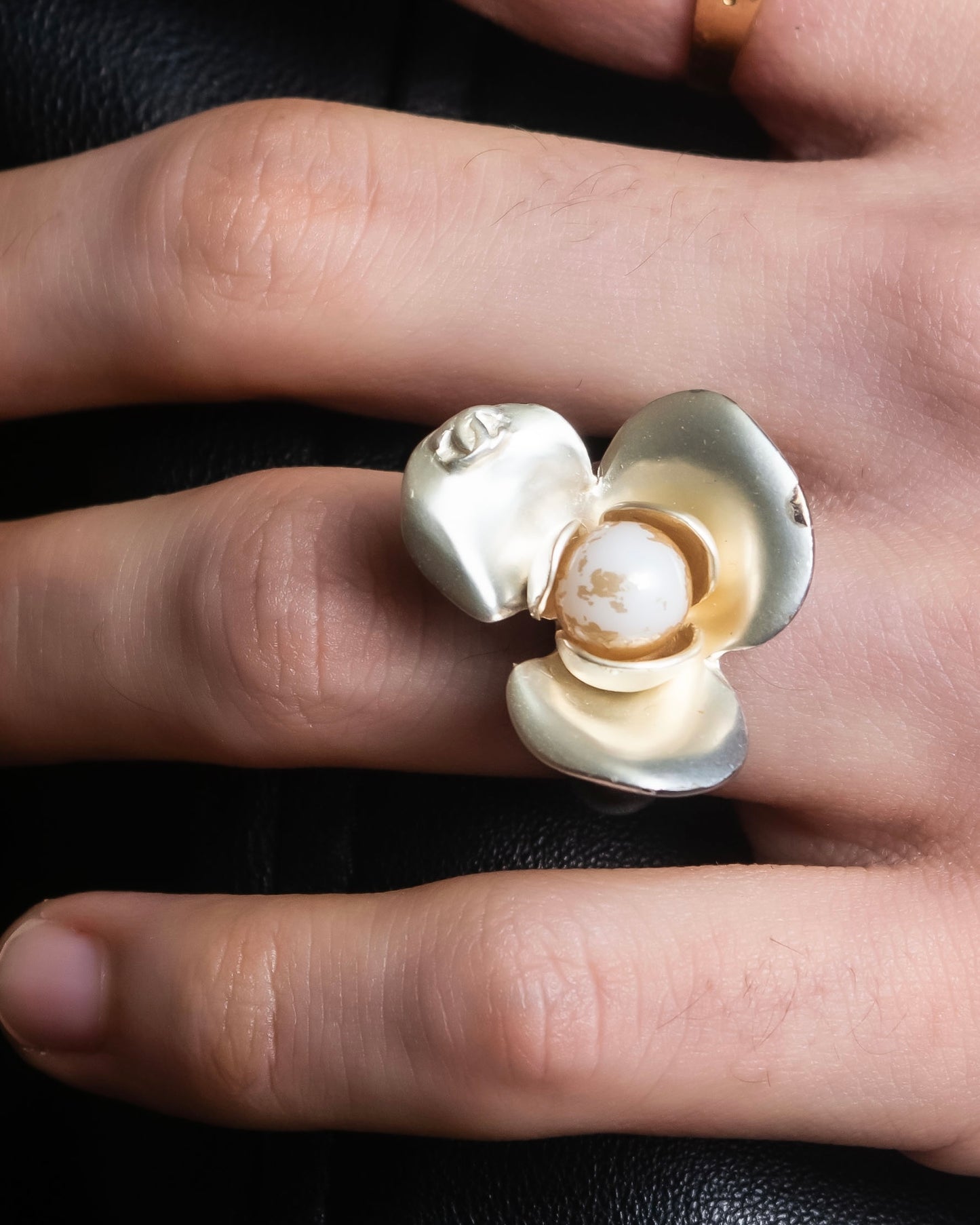 "CHANEL" Pearl center design camellia ring