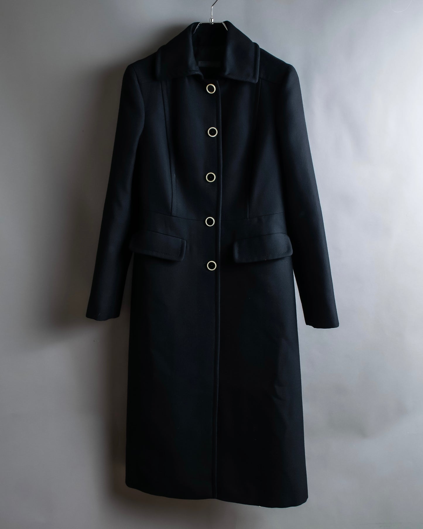 "ALBERTA FERRETTI" Large button shaped flare silhouette soutien collar coat