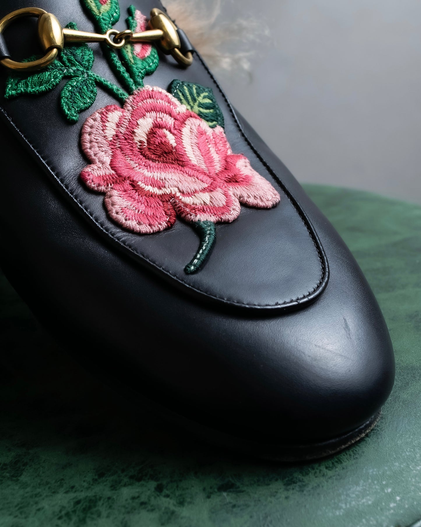 "GUCCI" Rose＆leaf embroidery princetown loafers