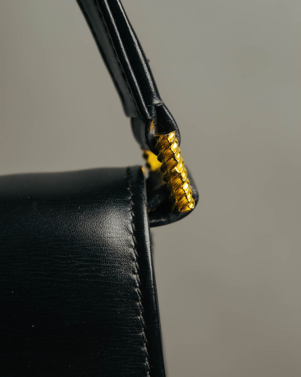 “GUCCI” 80’s-90’s Rope clasp leather shoulder bag