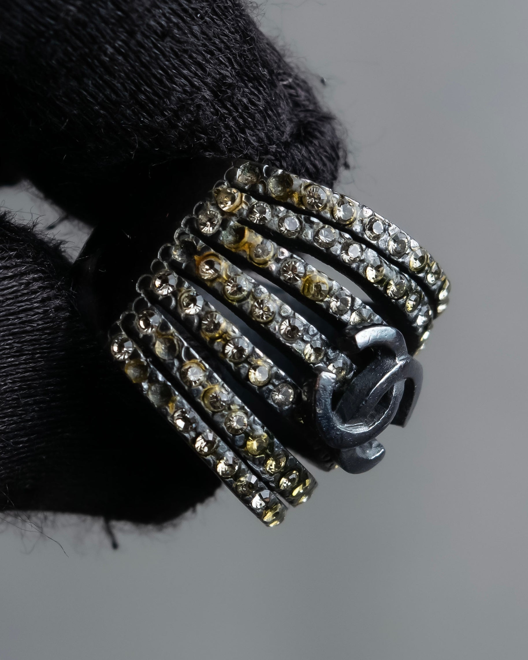 "CHANEL" 97AW Karl Lagerfeld double C logo rhinestone design ring