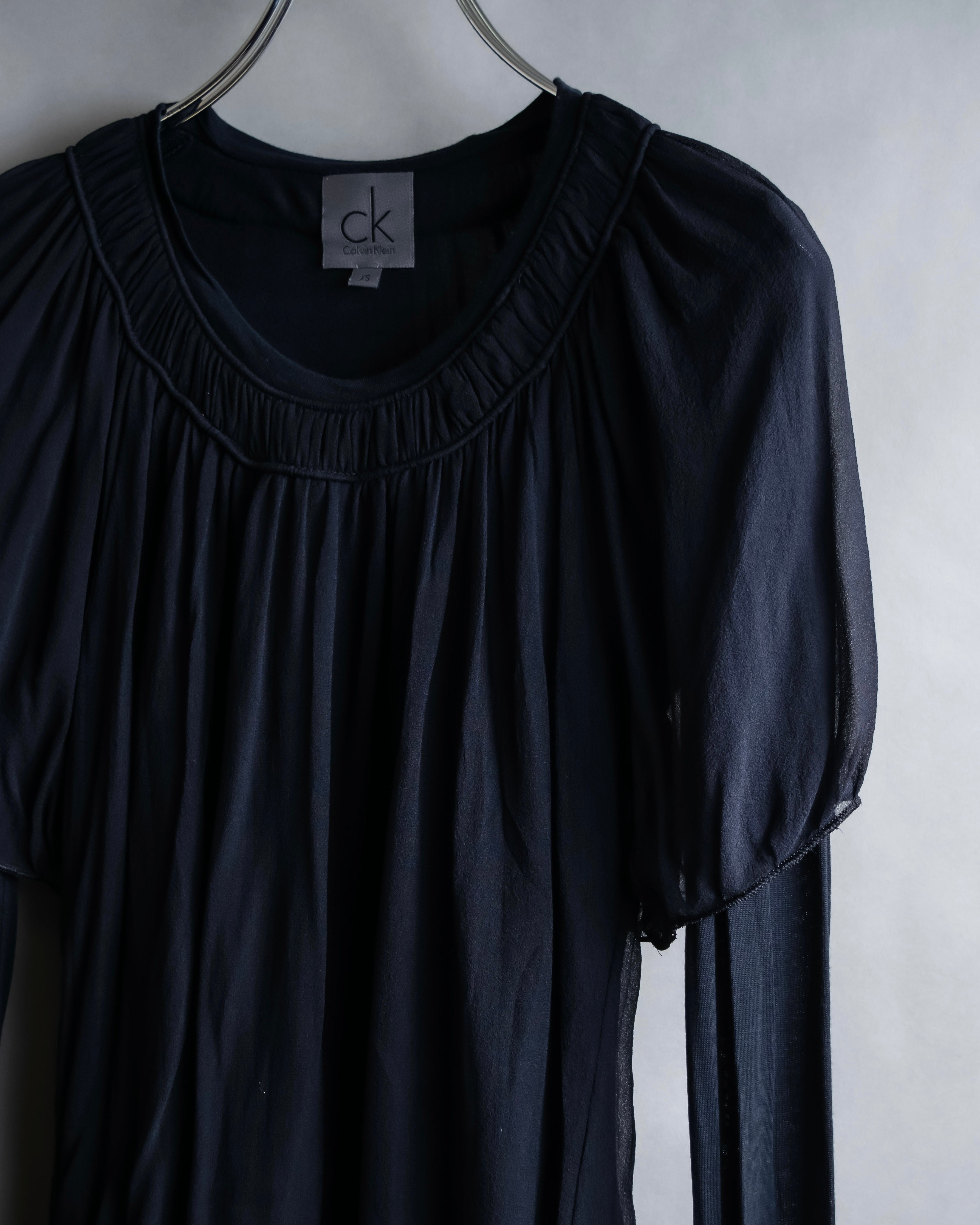 "CALVIN KLEIN" Layered sleeve gathered design pullover