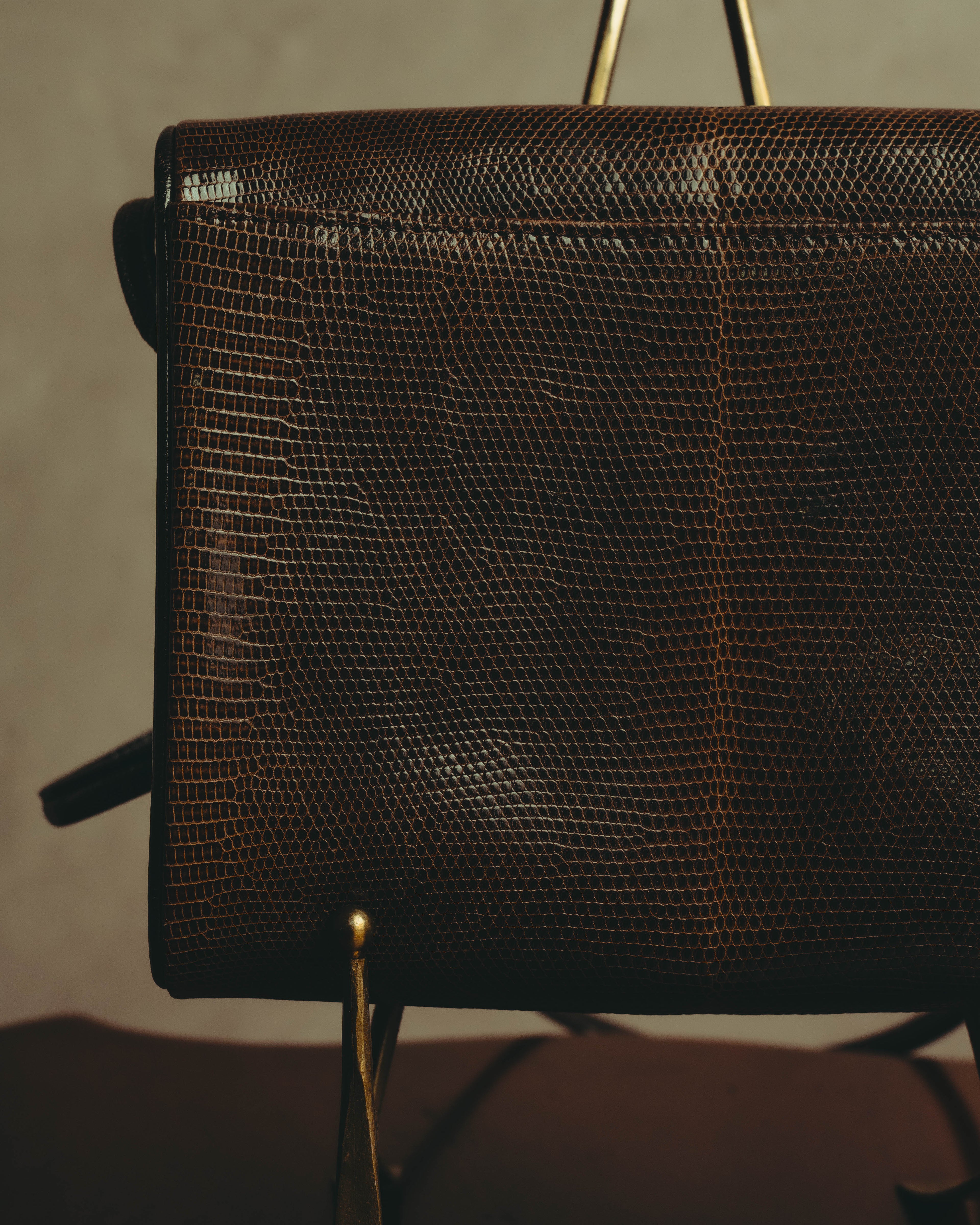 “YVES SAINT LAURENT” 80’s-90’s Sculpted flap lizard leather shoulder bag