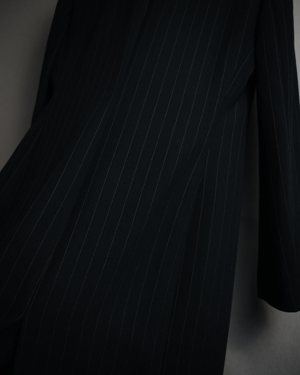 –SPECIAL– "GIORGIO ARMANI"
90’s Borgonuovo 21 pinstripe fly front long coat