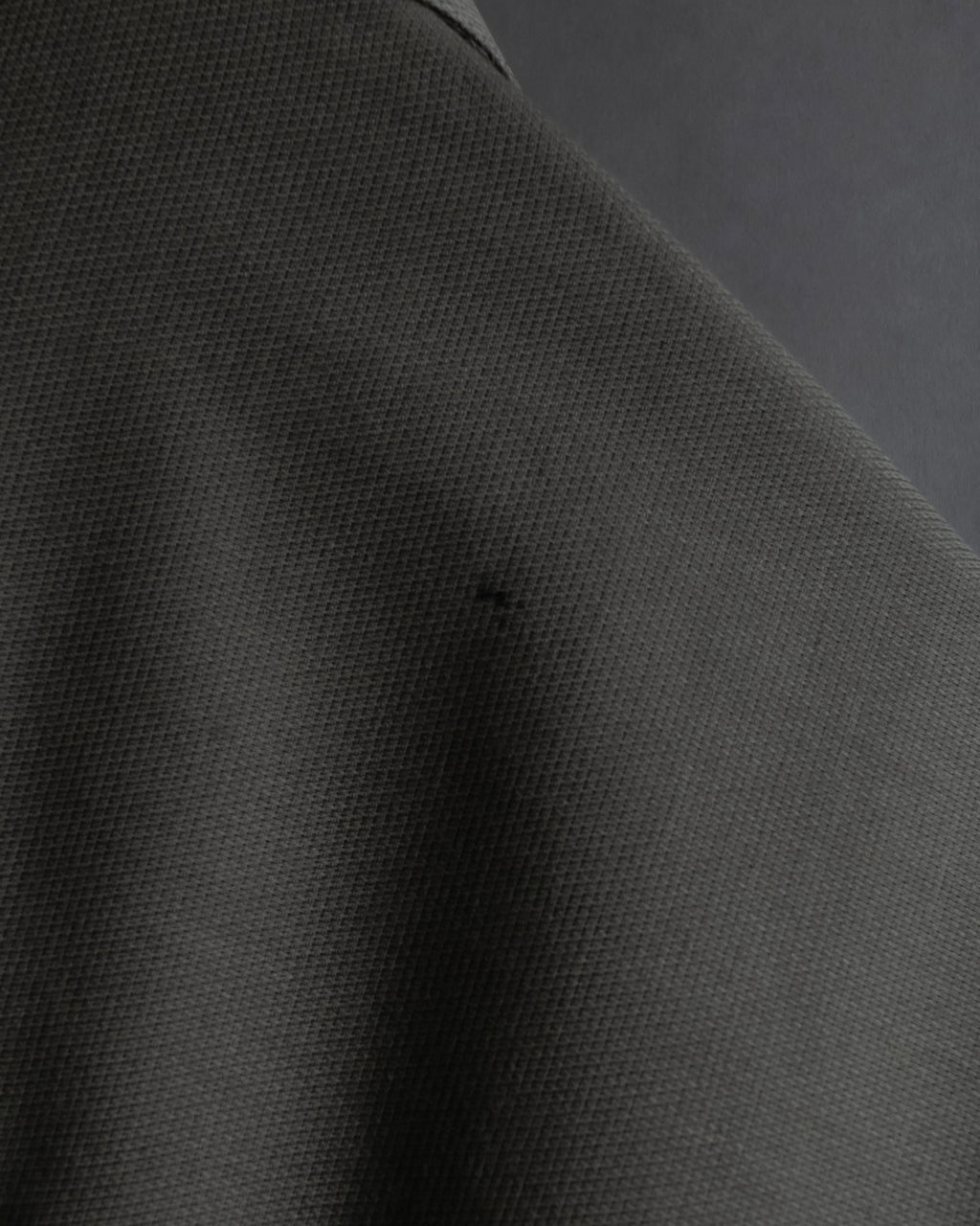 "YVES SAINT LAURENT for men"
Grayish khaki color oversized shirt