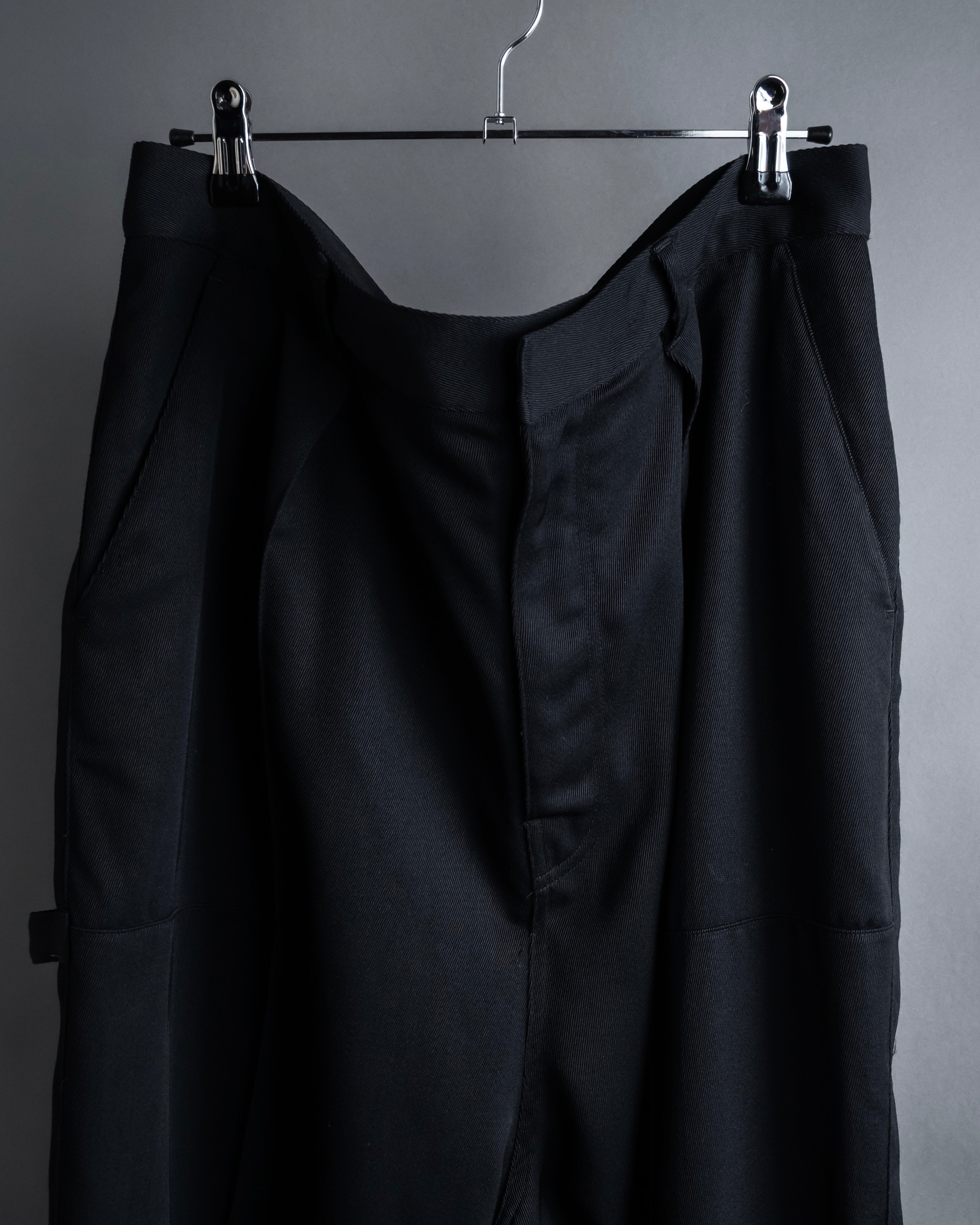 "LOEWE" Three-dimensional pattern design wide slacks