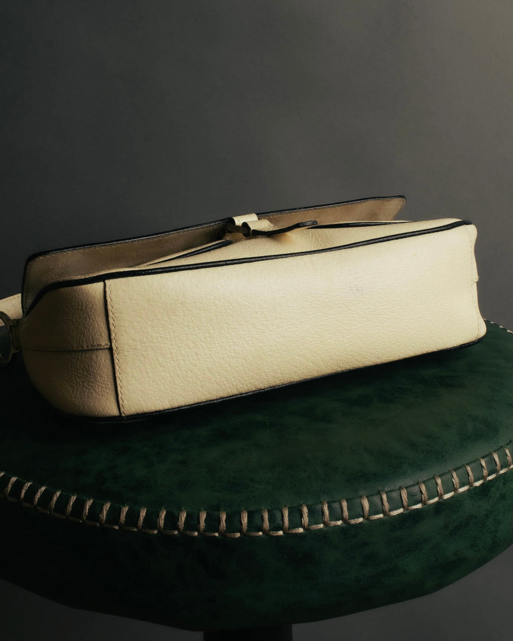 "PRADA" 90's-00's Cream pebbled leather shoulder bag