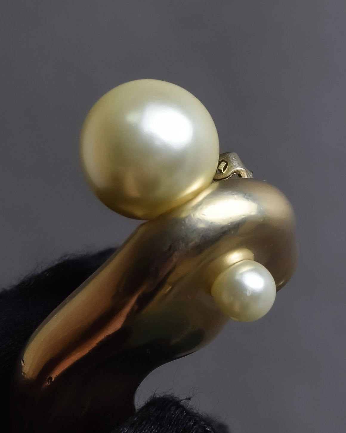 "Christian Dior" Pearl design shaped earrings