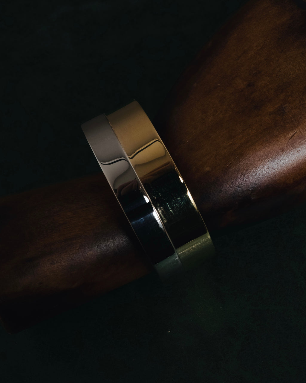 "LOEWE" 10’s Bicolor geometric open-cuff bangle