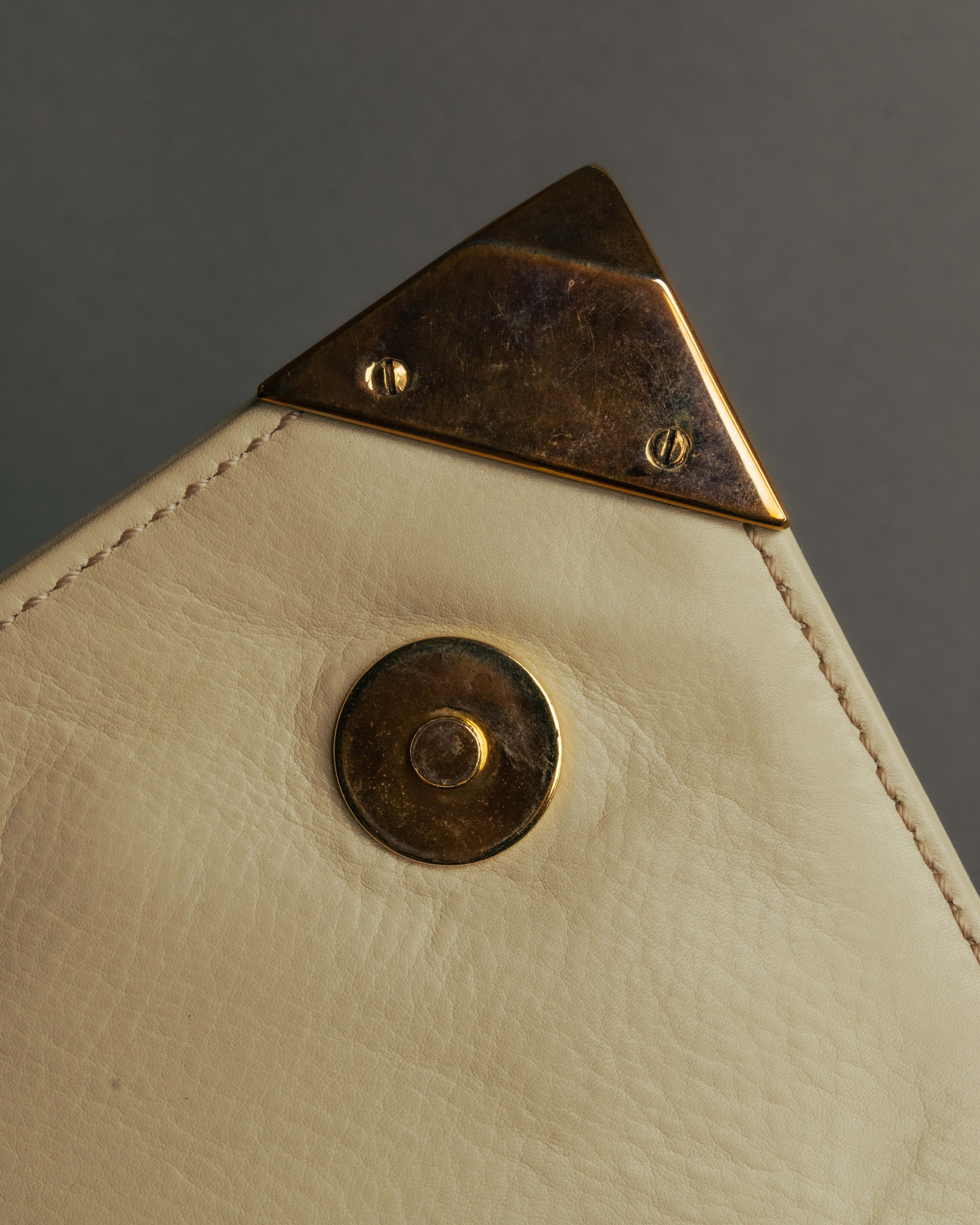 "CELINE" 80's-90's Vintage triangle flap gather leather shoulder bag
