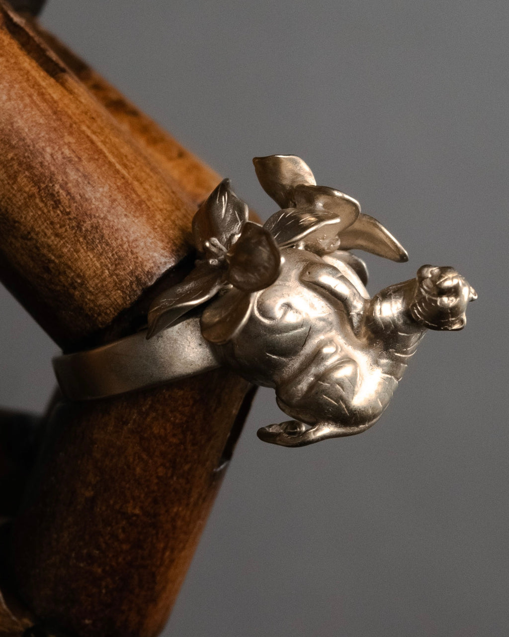 “DIOR” 2010’s Tiger and flower sculptural ring