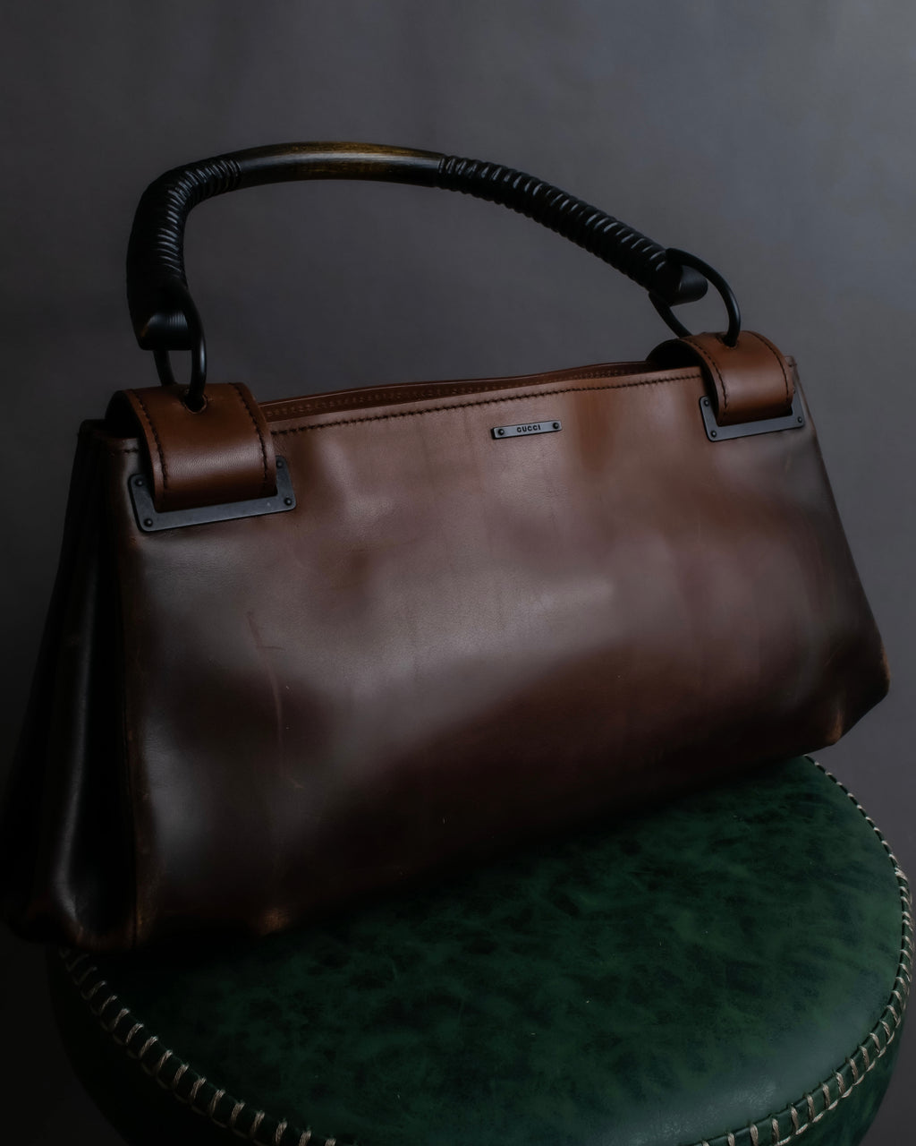 "GUCCI" Horizontally shaped cord-wrapped handle leather bag