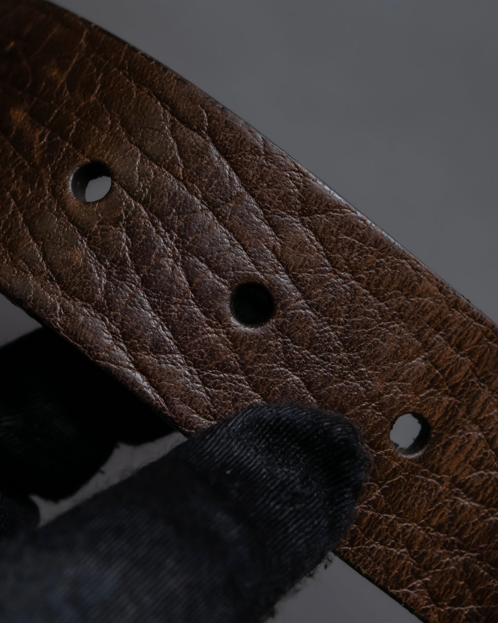 "GUCCI" Large buckle grained leather belt