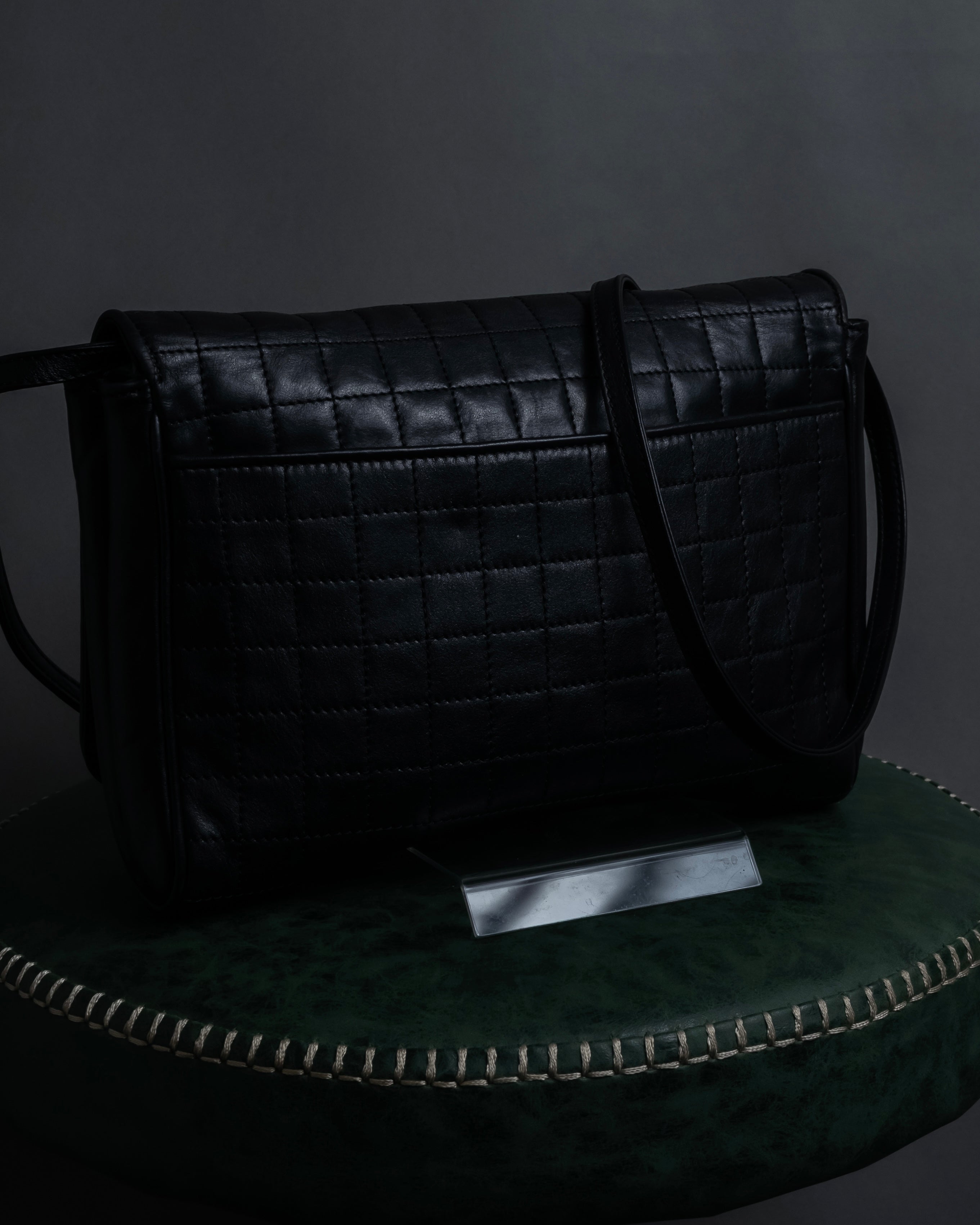 "CELINE" 80's-90's Crest metal fittings design quilted leather bag