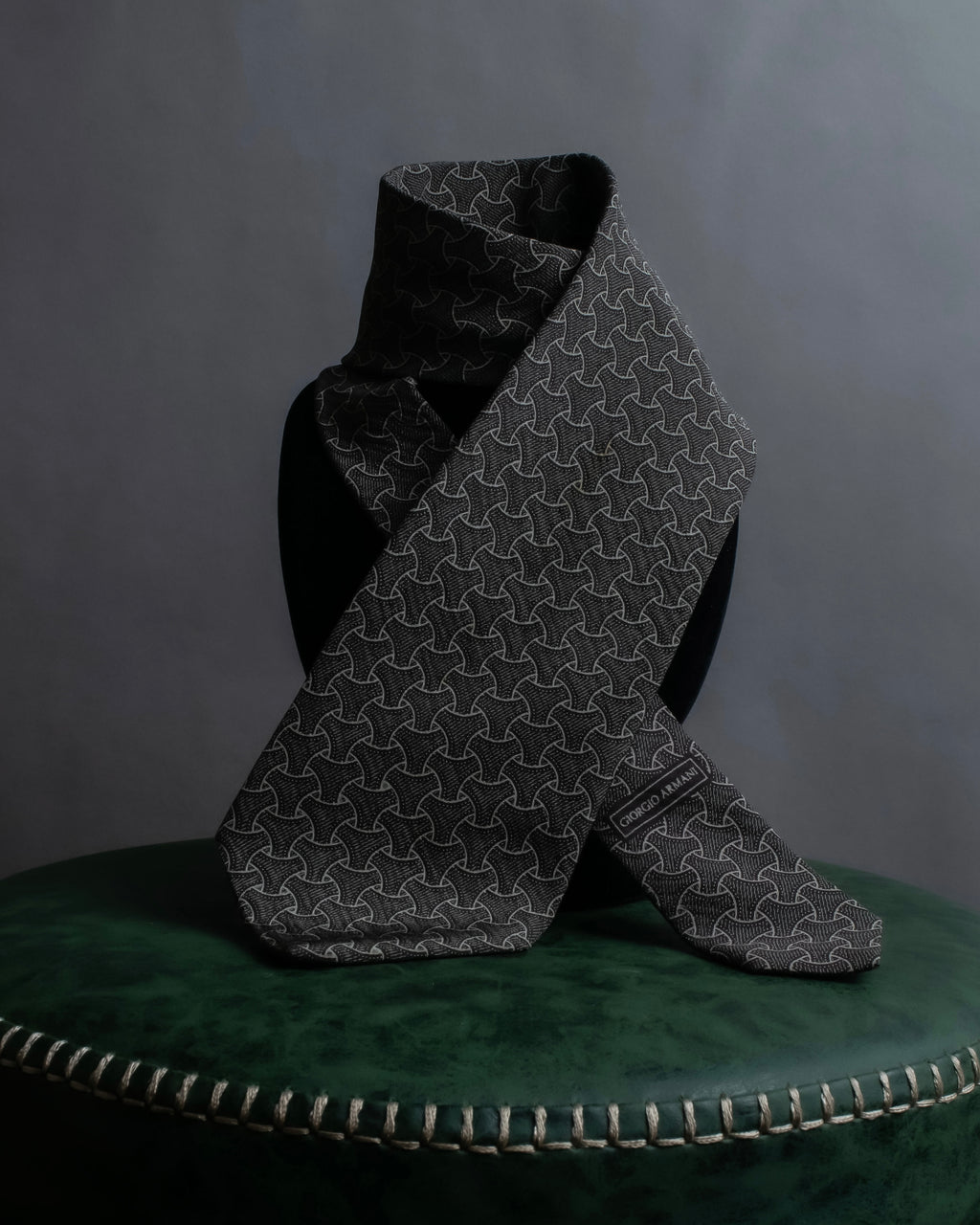 "GIORGIO ARMANI" Charcoal gray geometric pattern necktie