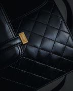 Bolso de cuero con diseño acolchado de diamantes de Yves Saint Laurent de los años 80-90