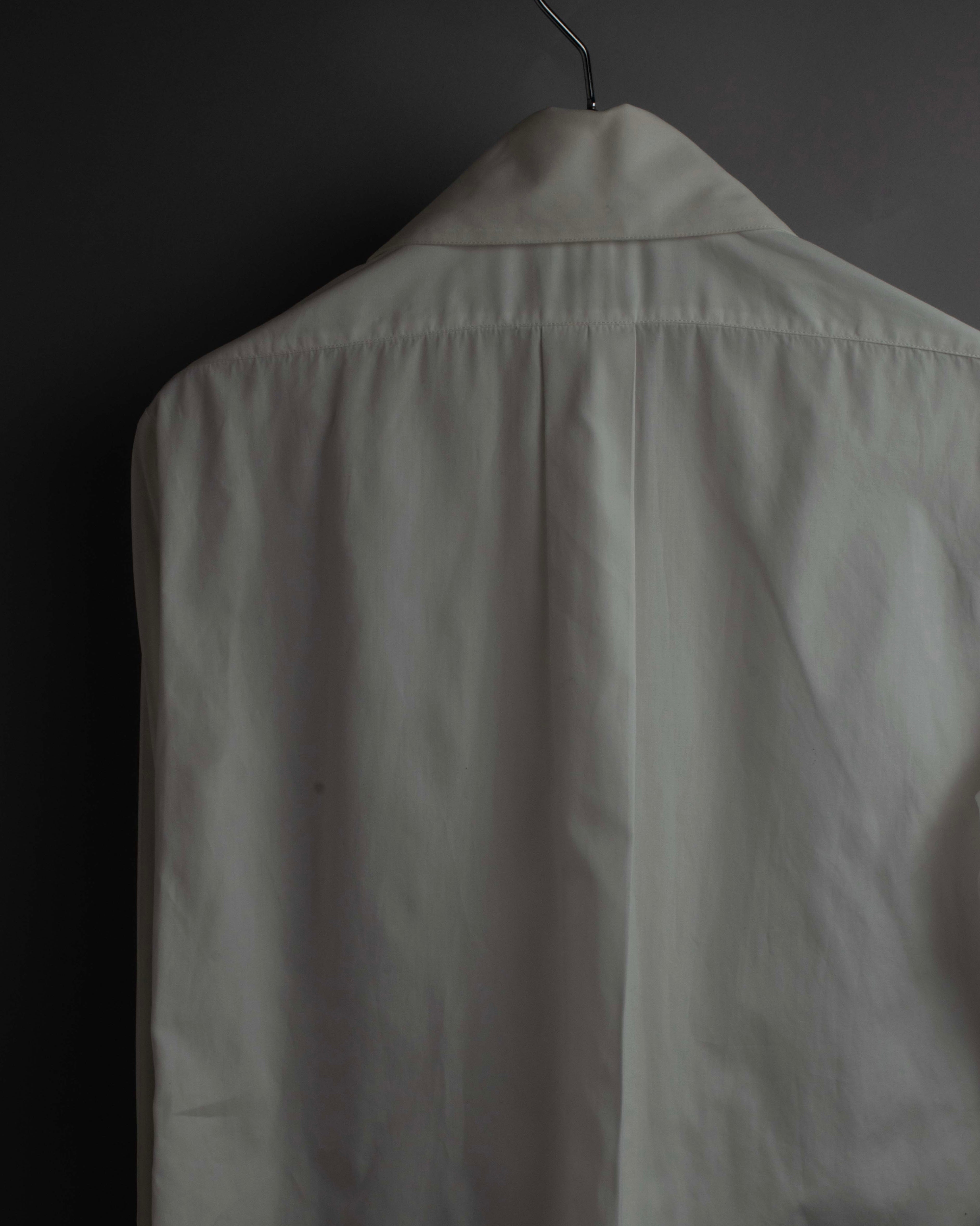 "CHANEL" Gold button design pleated white shirt
