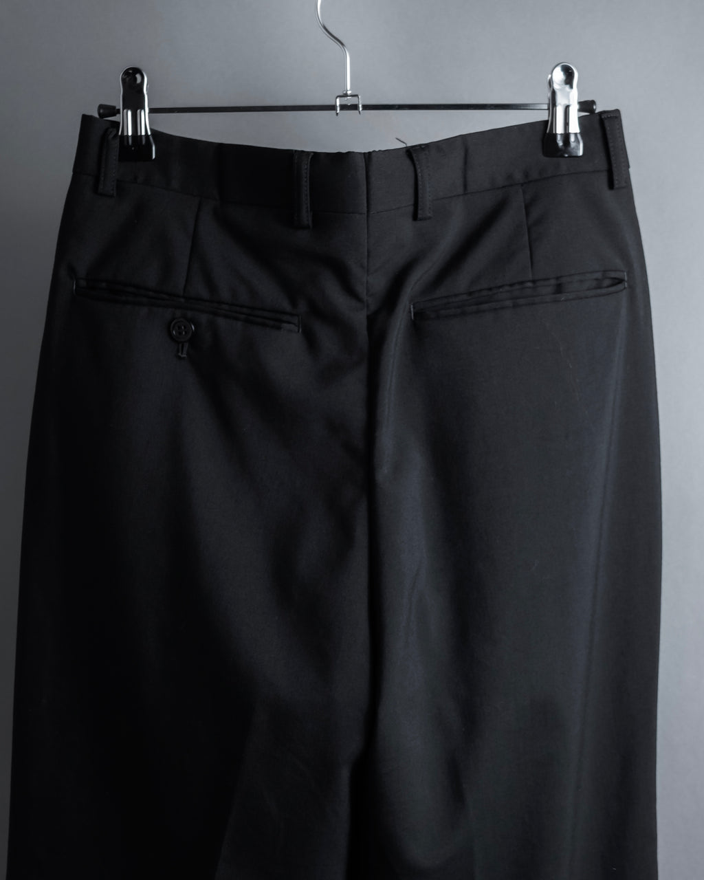 "YVES SAINT LAURENT" Straight tailoring design set up