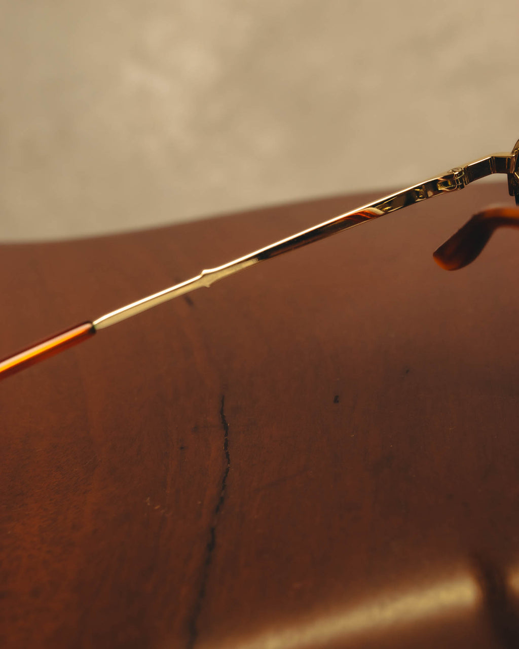 -SPECIAL- “GUCCI” 2010’s Oversized titanium and acetate sunglasses