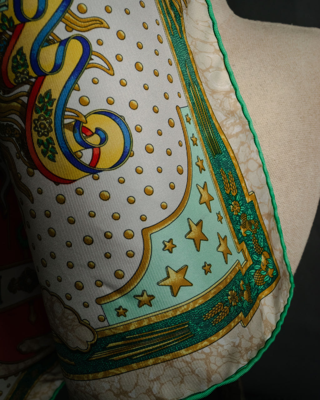 “HERMÈS” 90’s gloria soli carrè silk scarf