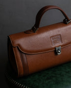 "BURBERRYS" Horizontal design camel grained leather bag