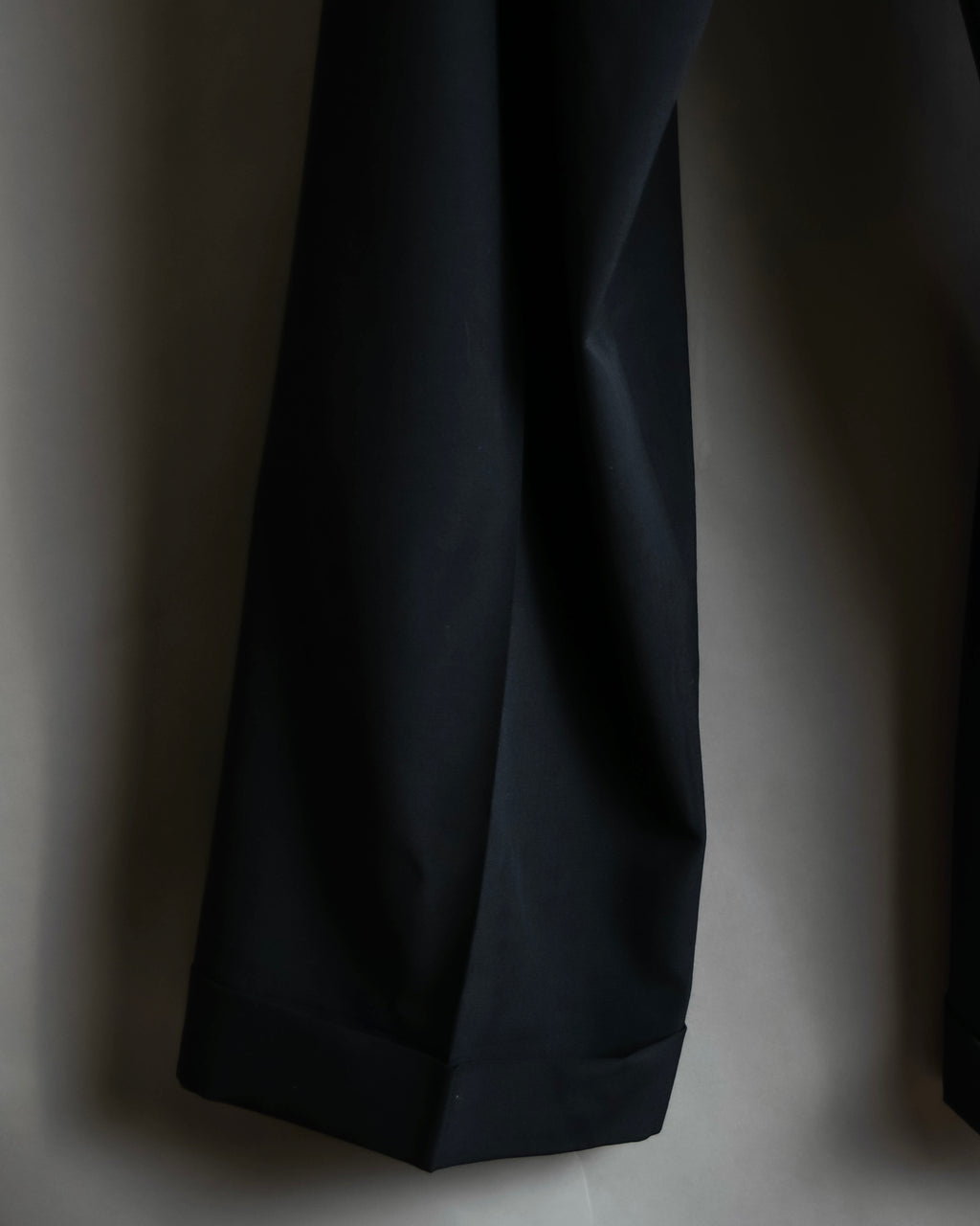 "JEAN PAUL GAULTIER FEMME"
 High-waisted straight draping slacks