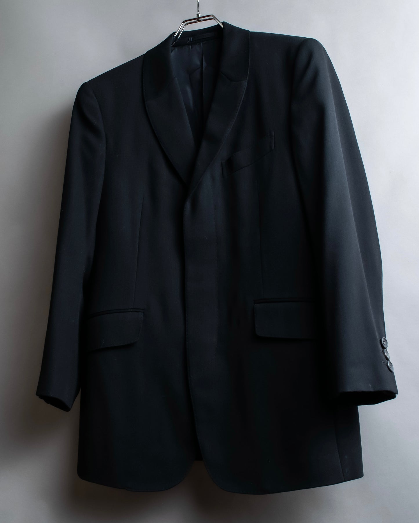 "ISSEY MIYAKE MEN" Shawl collar tailored jacket and two pleat tapered slacks set up